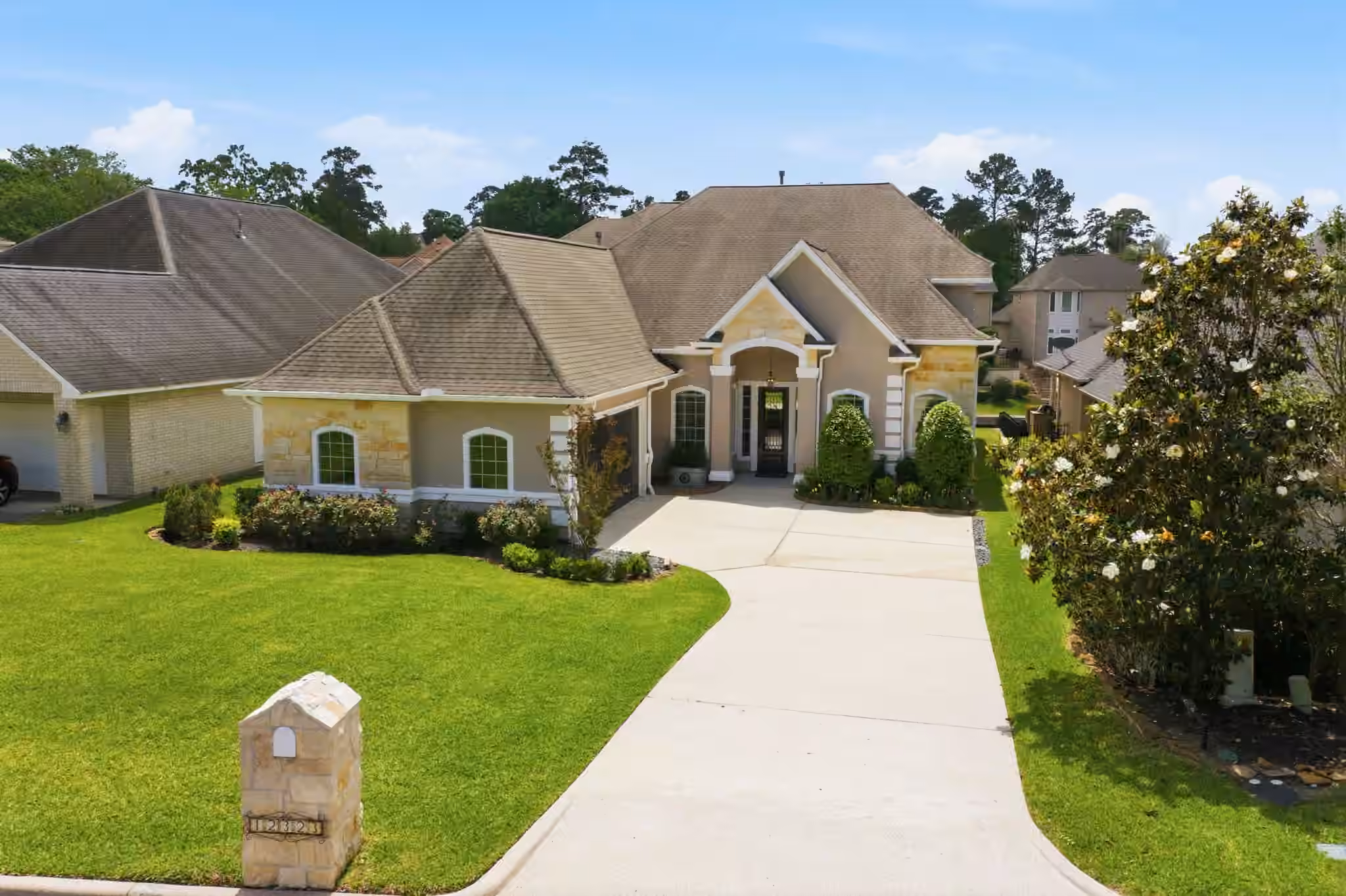 Photo 4 of 12323 Longmire Cove, Conroe, TX