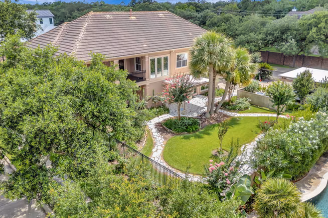 Photo 4 of 604 Harborside Way, Kemah, TX