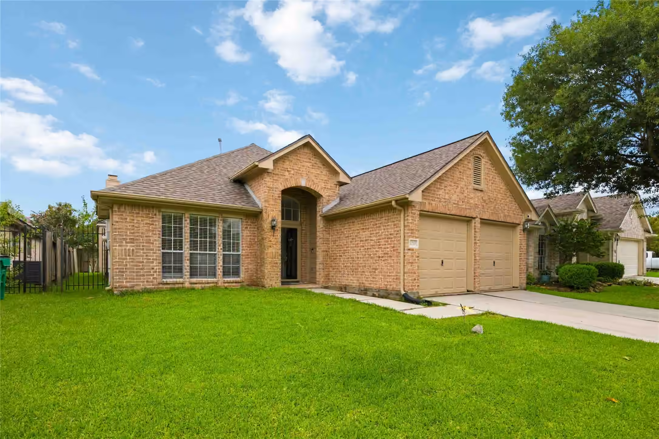 Photo 2 of 4231 Applerock Drive, Baytown, TX