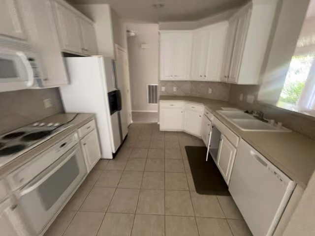 Photo 5 of 7818 Glenn Cliff Drive, Houston, TX