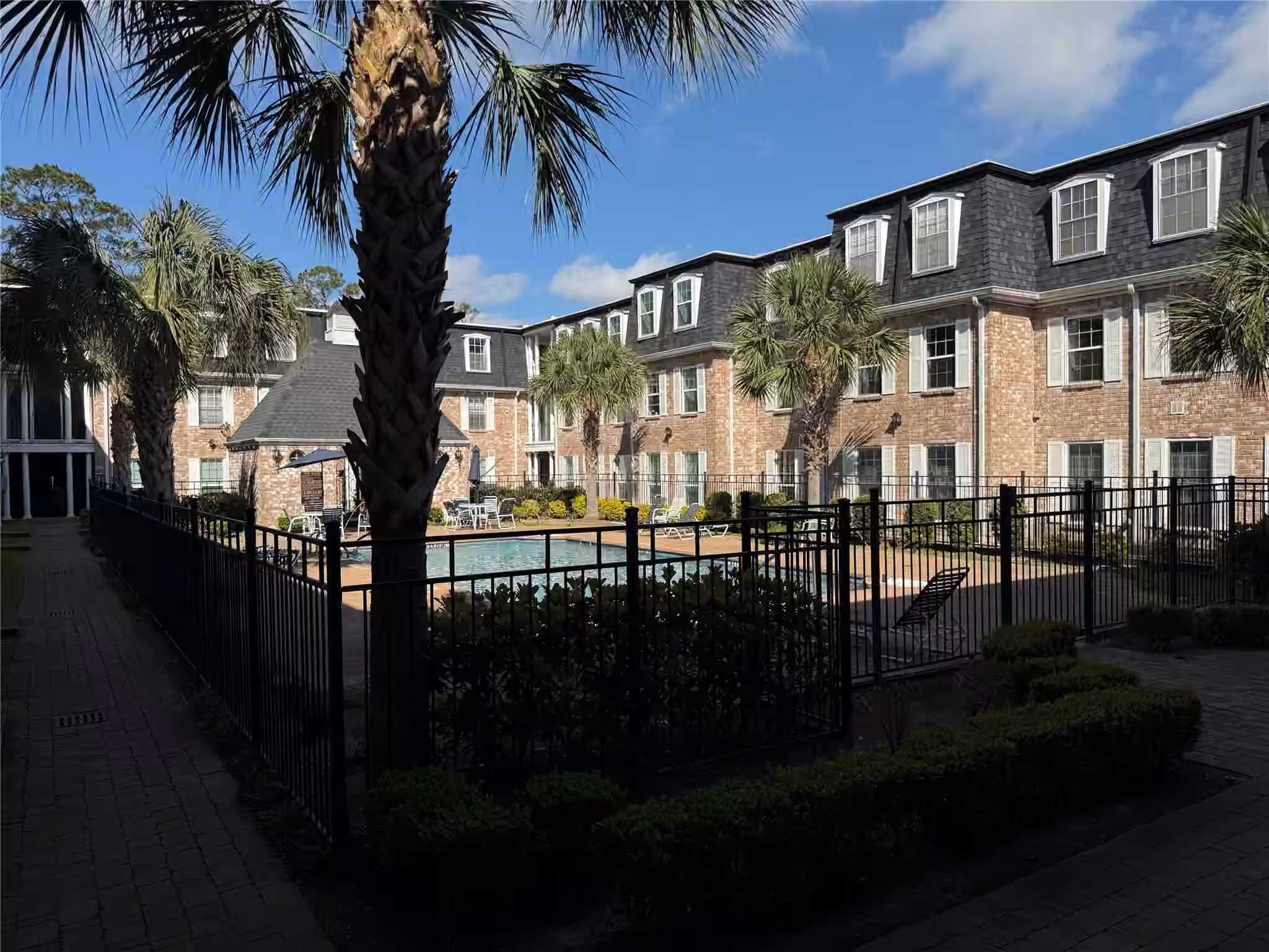 Photo 2 of 357 N Post Oak Lane 207, Houston, TX