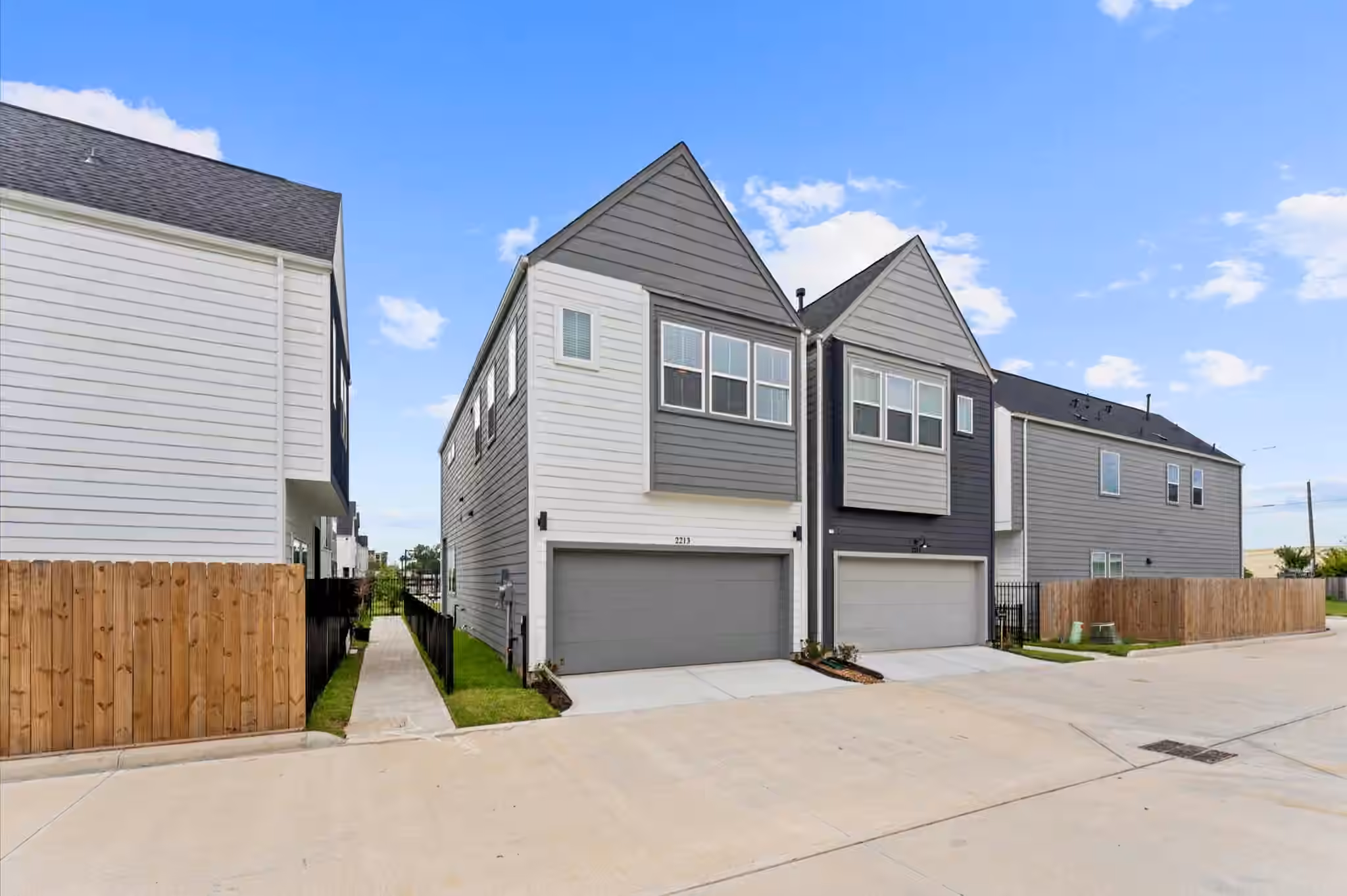 Photo 6 of 2213 Springwood Vista Lane, Houston, TX