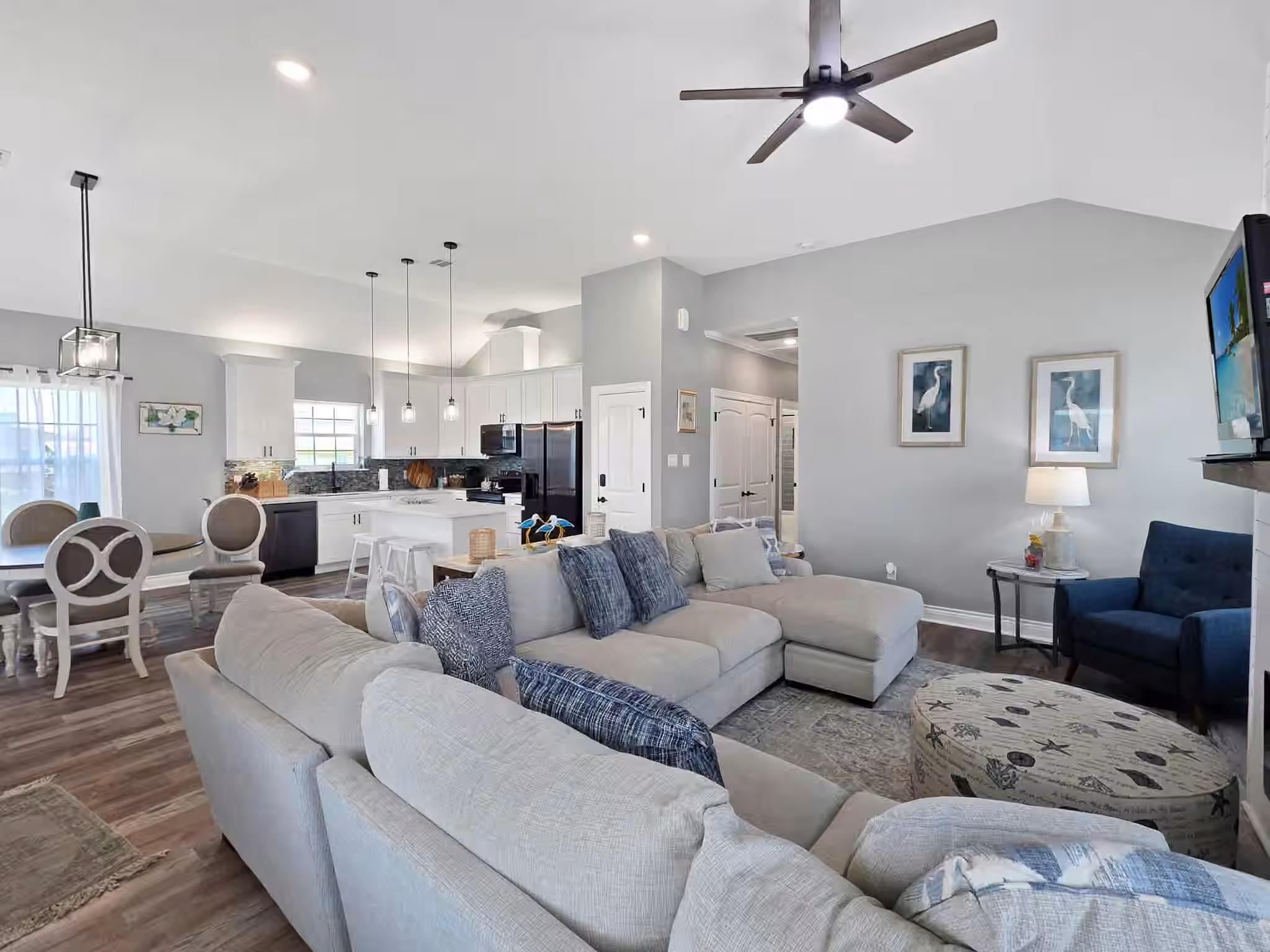 Photo 4 of 979 Fisherman Drive S, Crystal Beach, TX