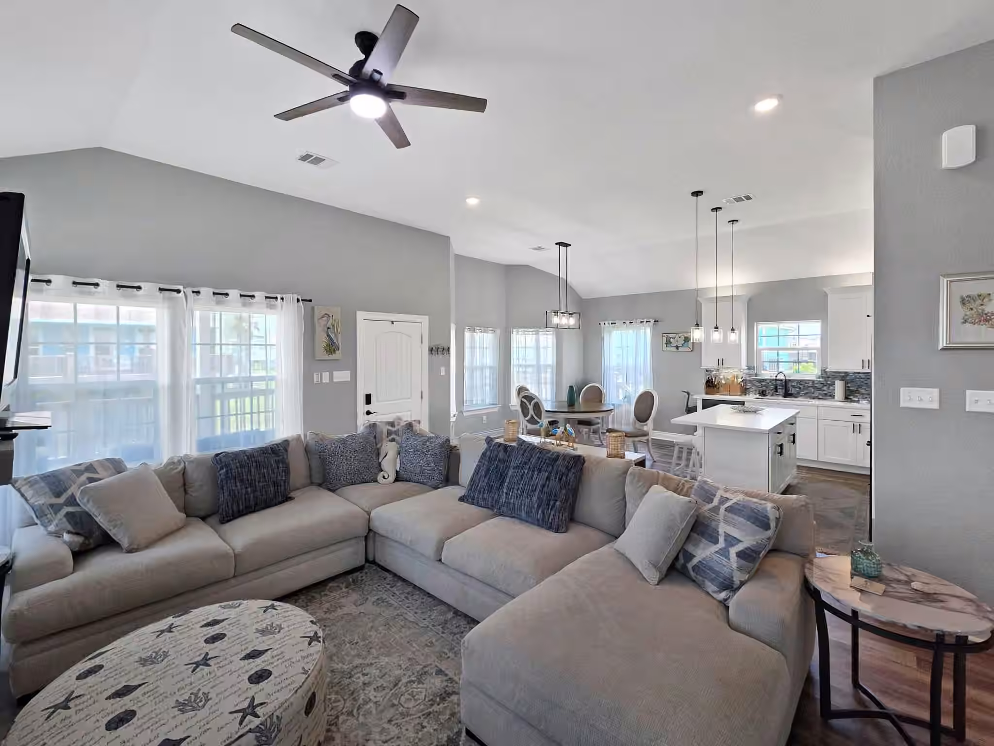 Photo 5 of 979 Fisherman Drive S, Crystal Beach, TX