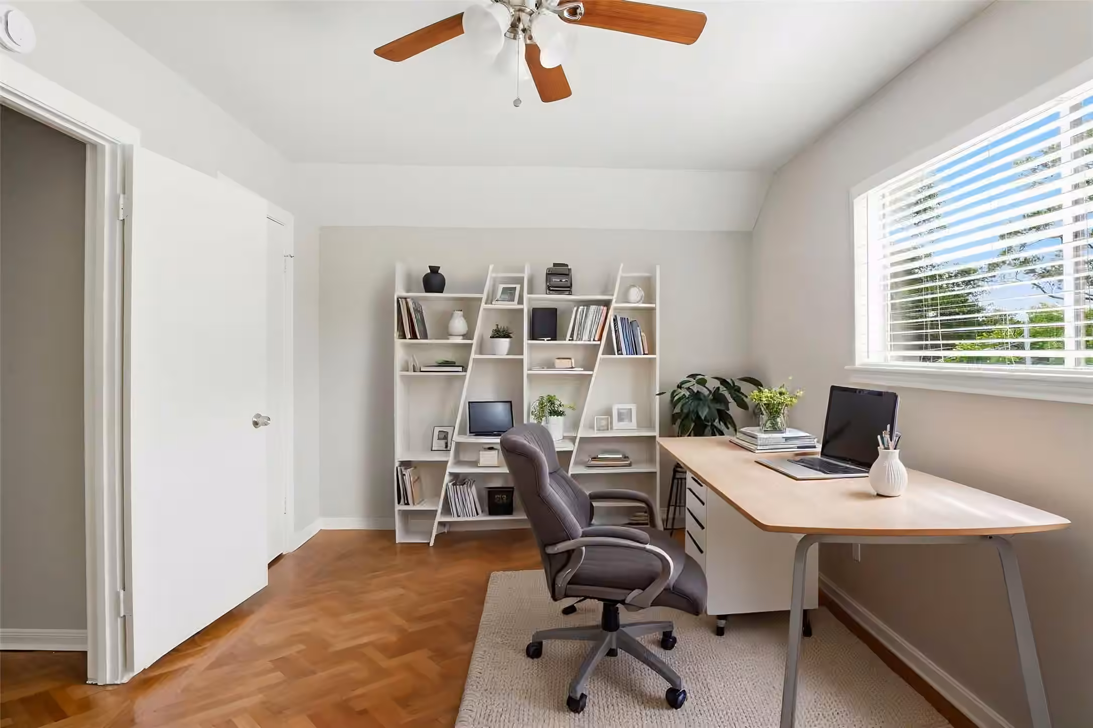 Photo 4 of 6046 W Airport Boulevard, Houston, TX