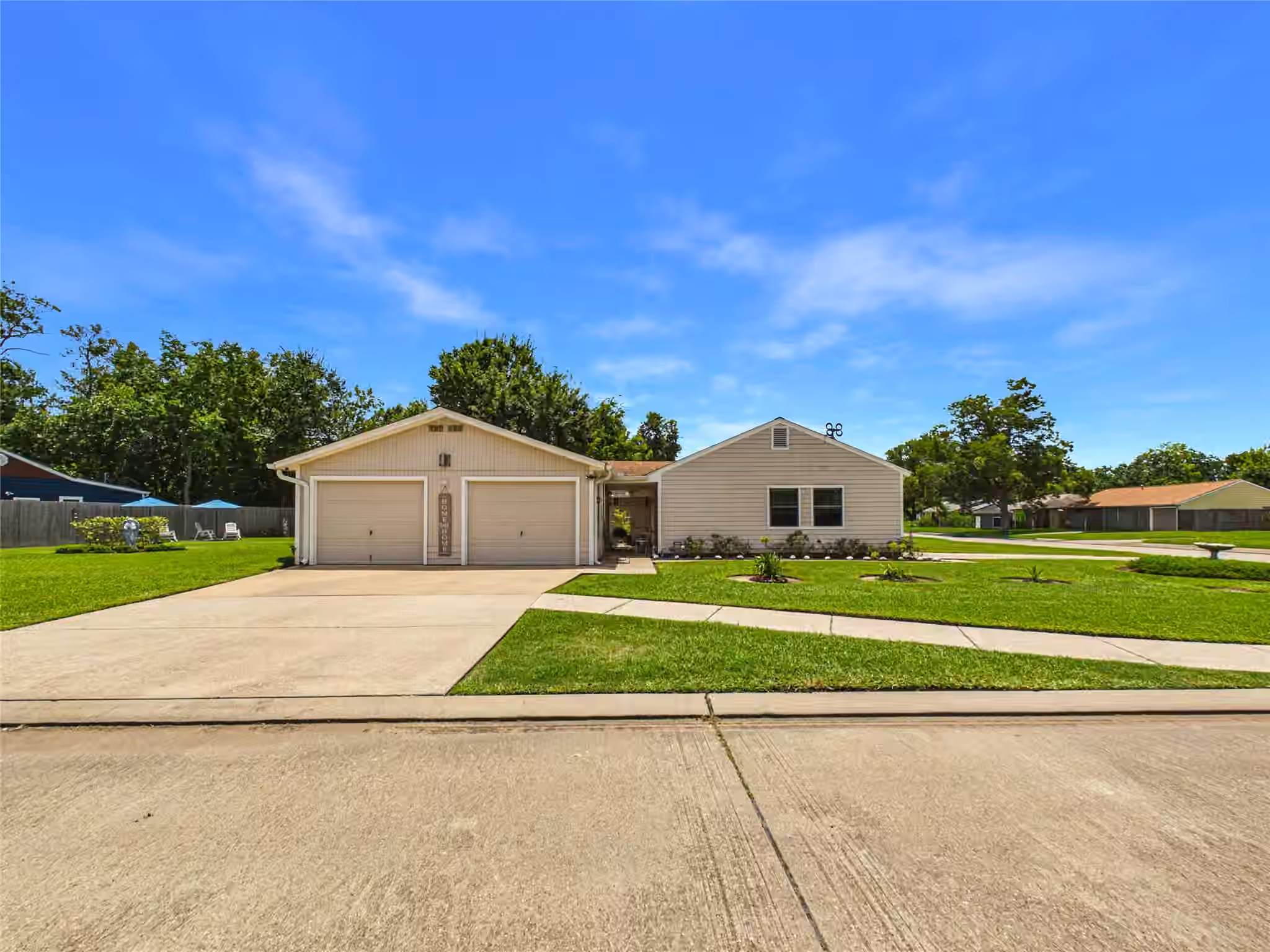 Photo 2 of 212 Elm Street, Lake Jackson, TX