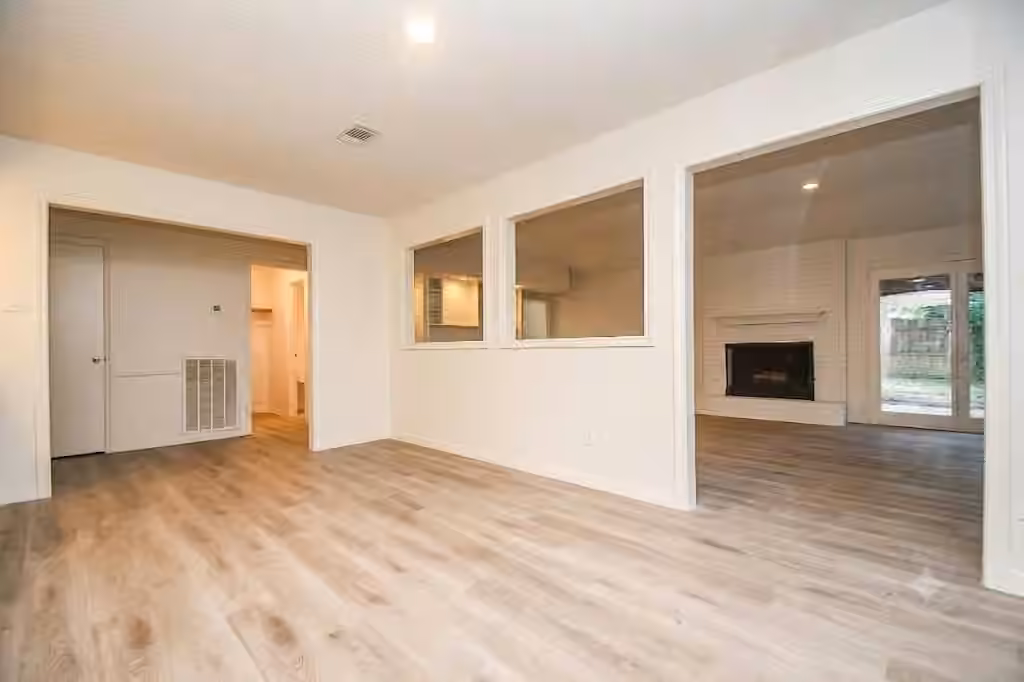 Photo 3 of 7815 Hummingbird Street, Houston, TX