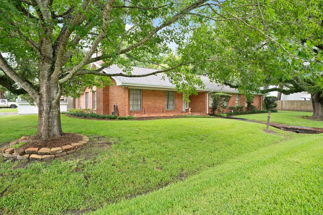 Photo of 303 S Jackson Street, Alvin, TX