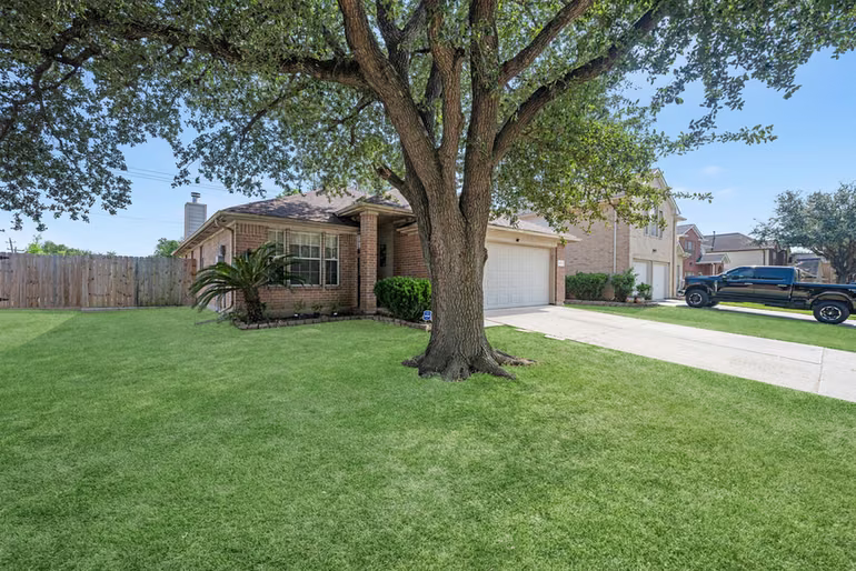 Photo 2 of 14610 Maisemore Road, Houston, TX