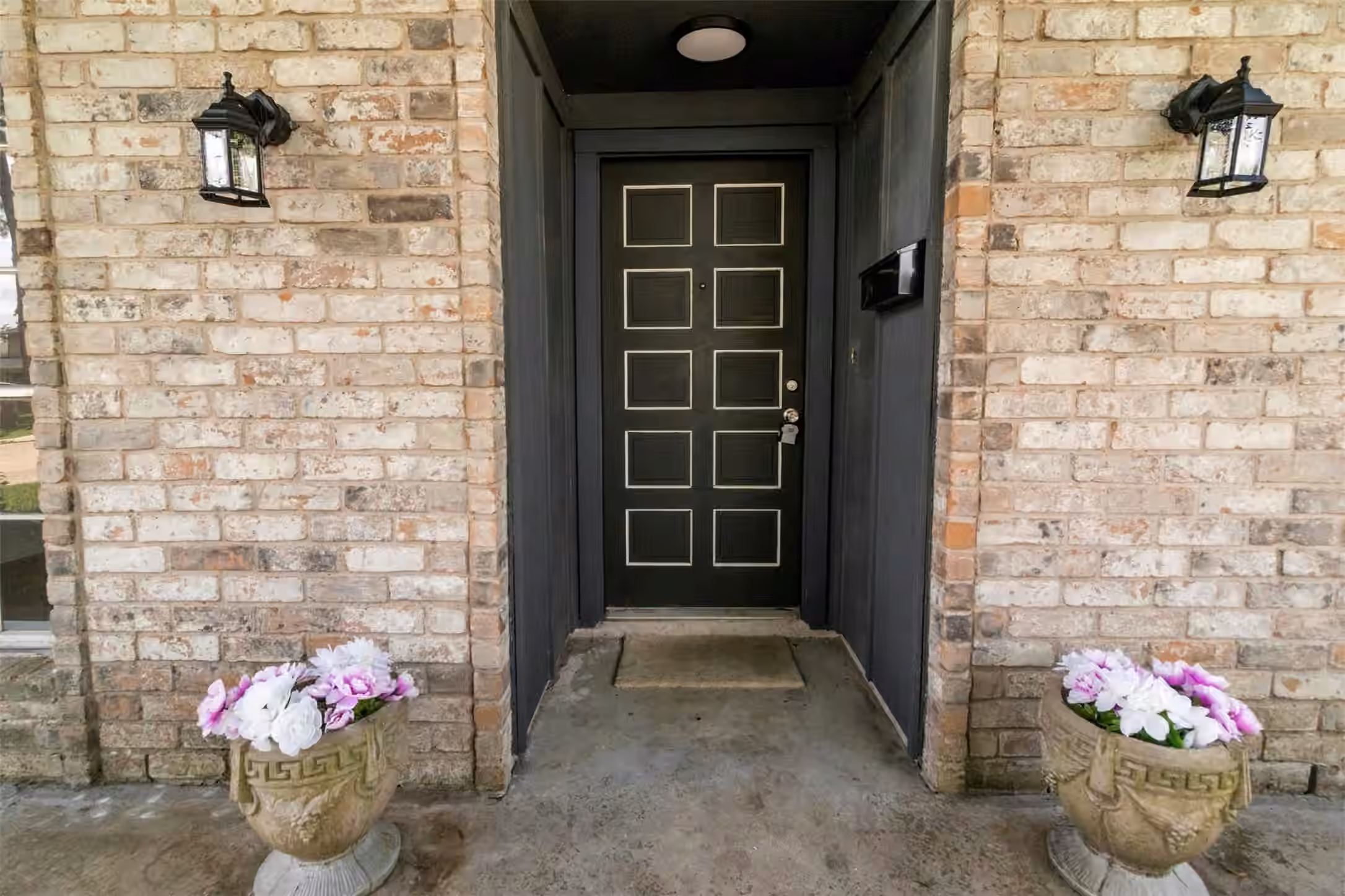 Photo 3 of 9211 Meaux Drive, Houston, TX