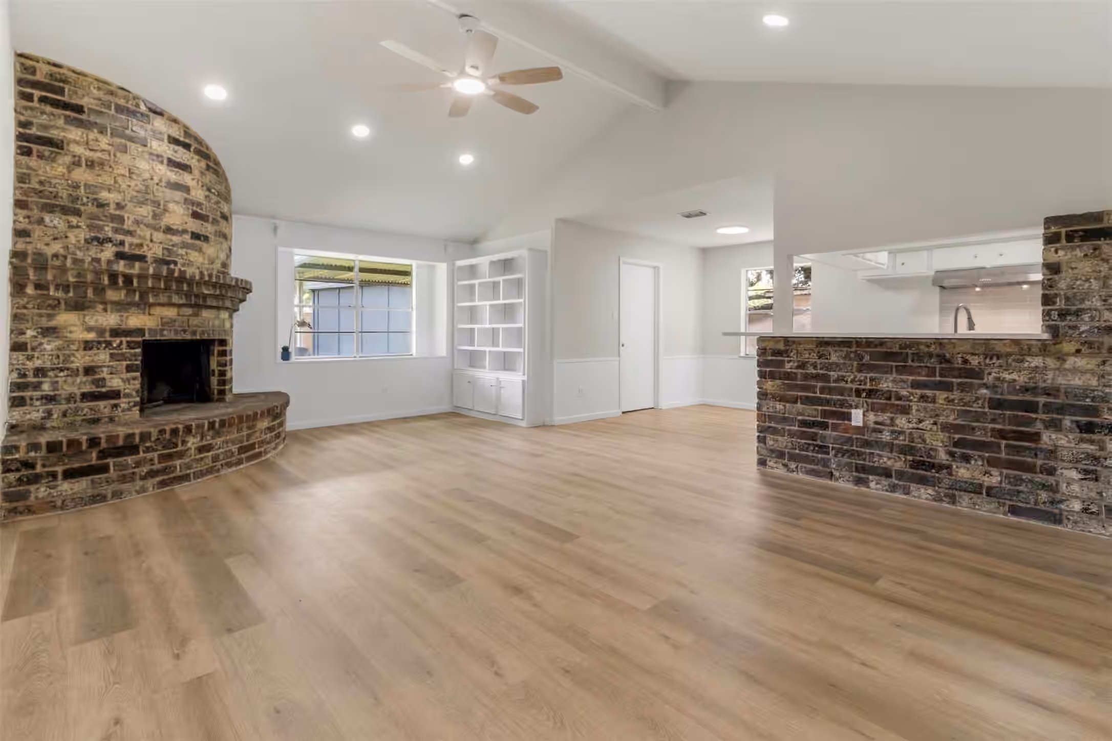 Photo 4 of 9211 Meaux Drive, Houston, TX