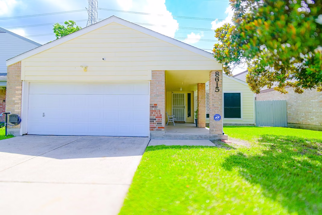 Photo 5 of 8615 Belle Park Drive, Houston, TX