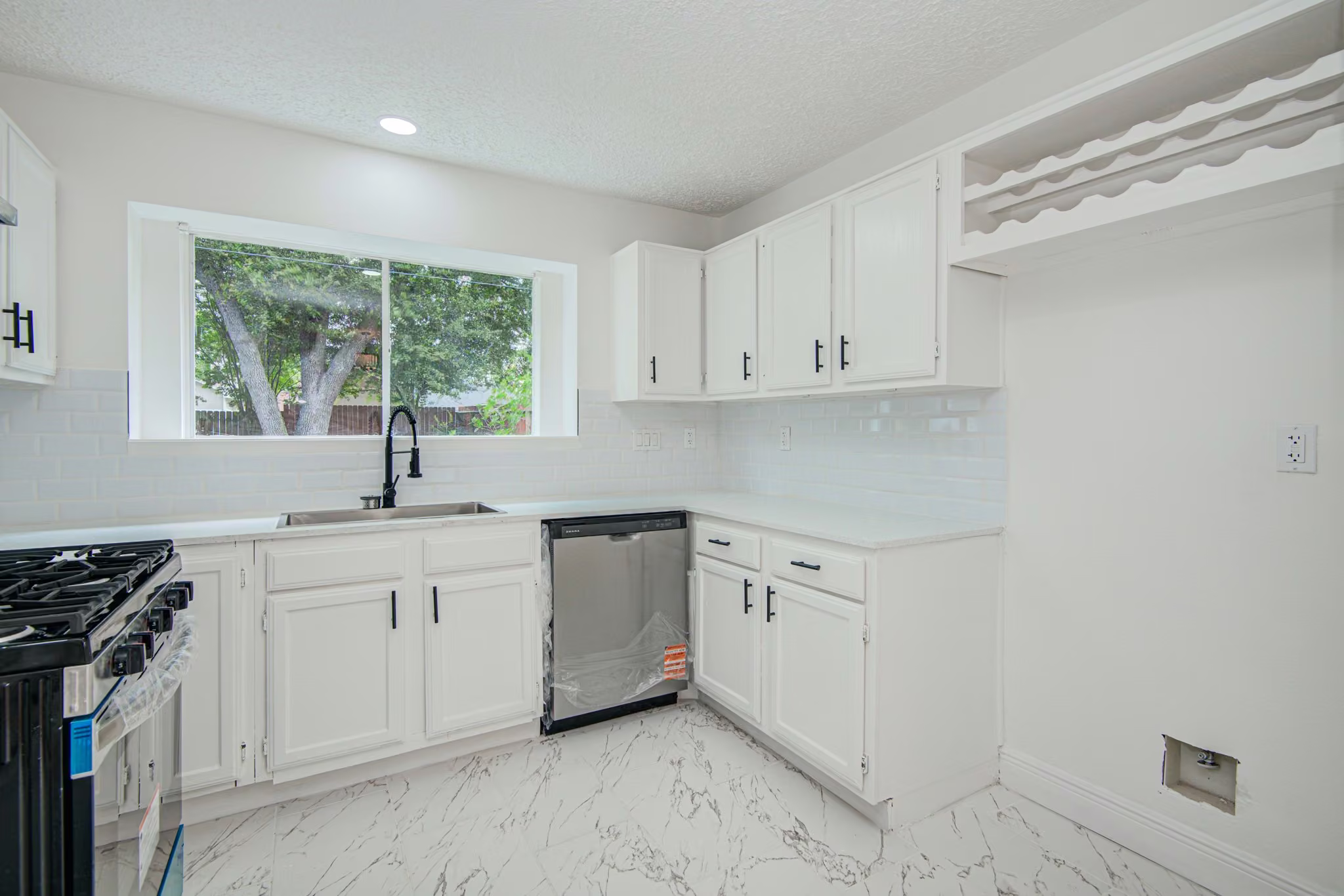 Photo 5 of 24127 Spring Towne Drive, Spring, TX