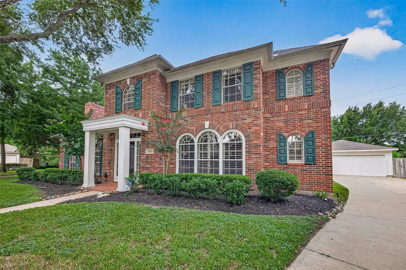 Photo 4 of 17411 Rolling Brook Court, Sugar Land, TX