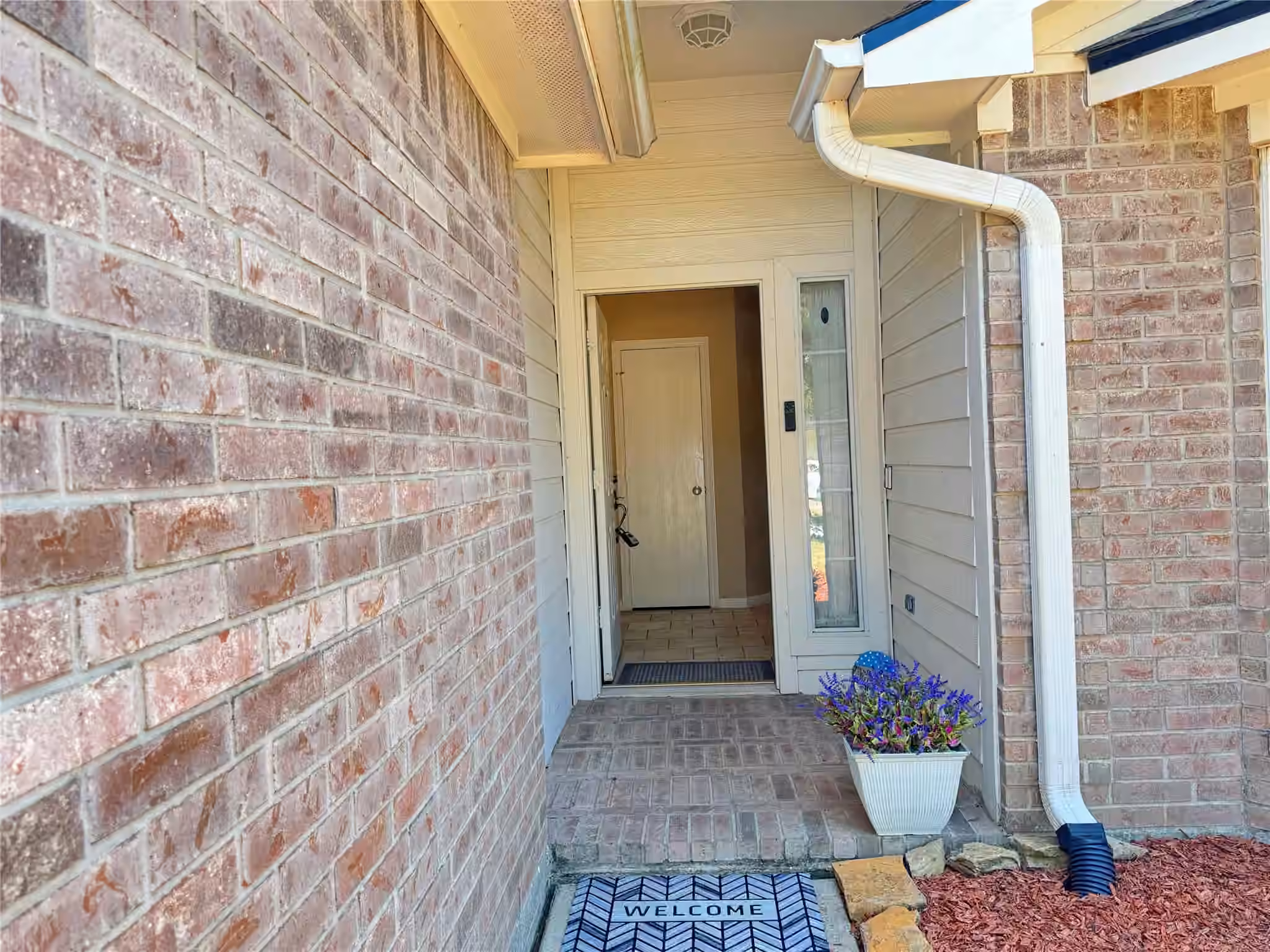 Photo 3 of 5427 Chase Wood Drive, Bacliff, TX