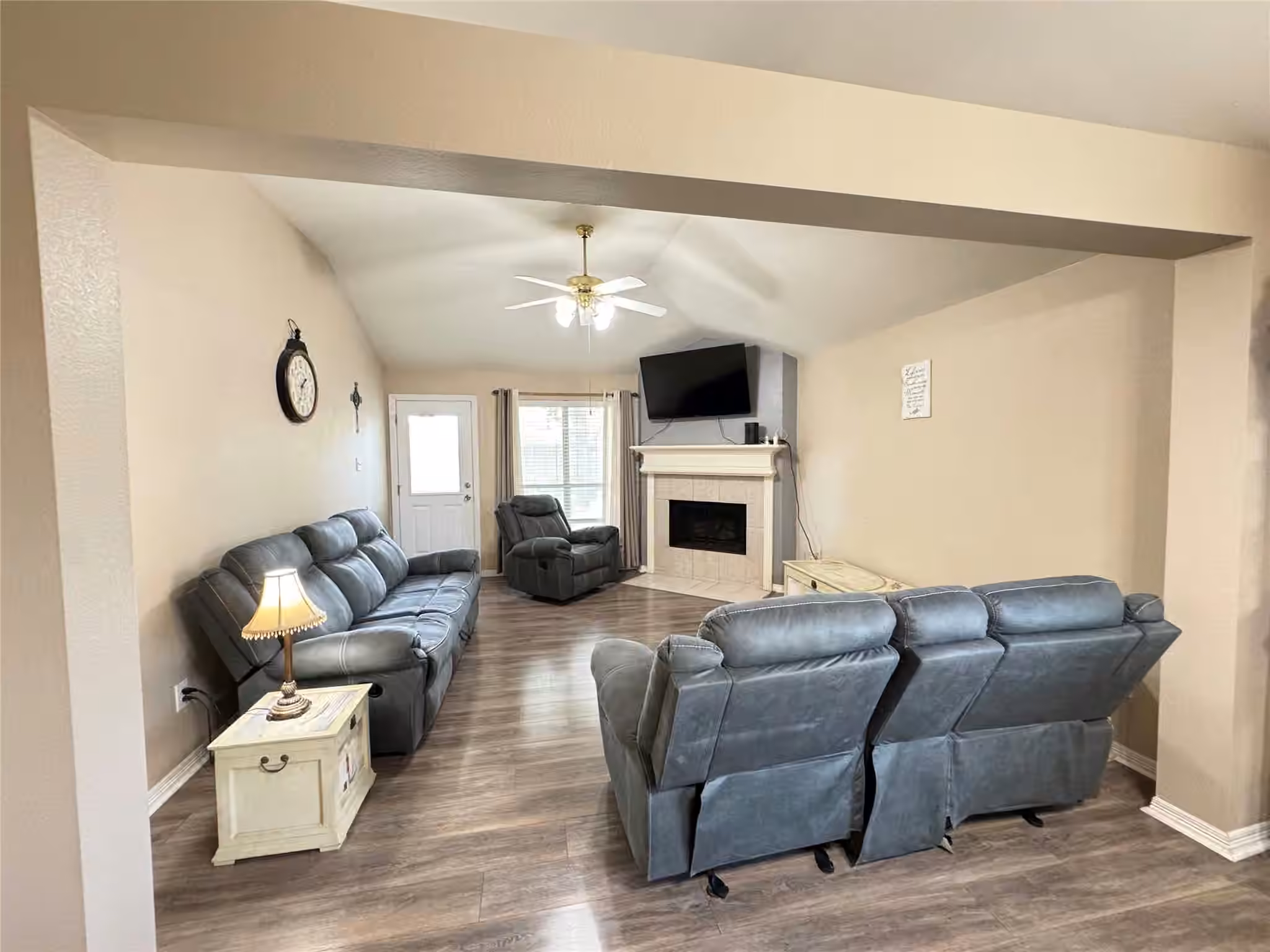 Photo 4 of 5427 Chase Wood Drive, Bacliff, TX