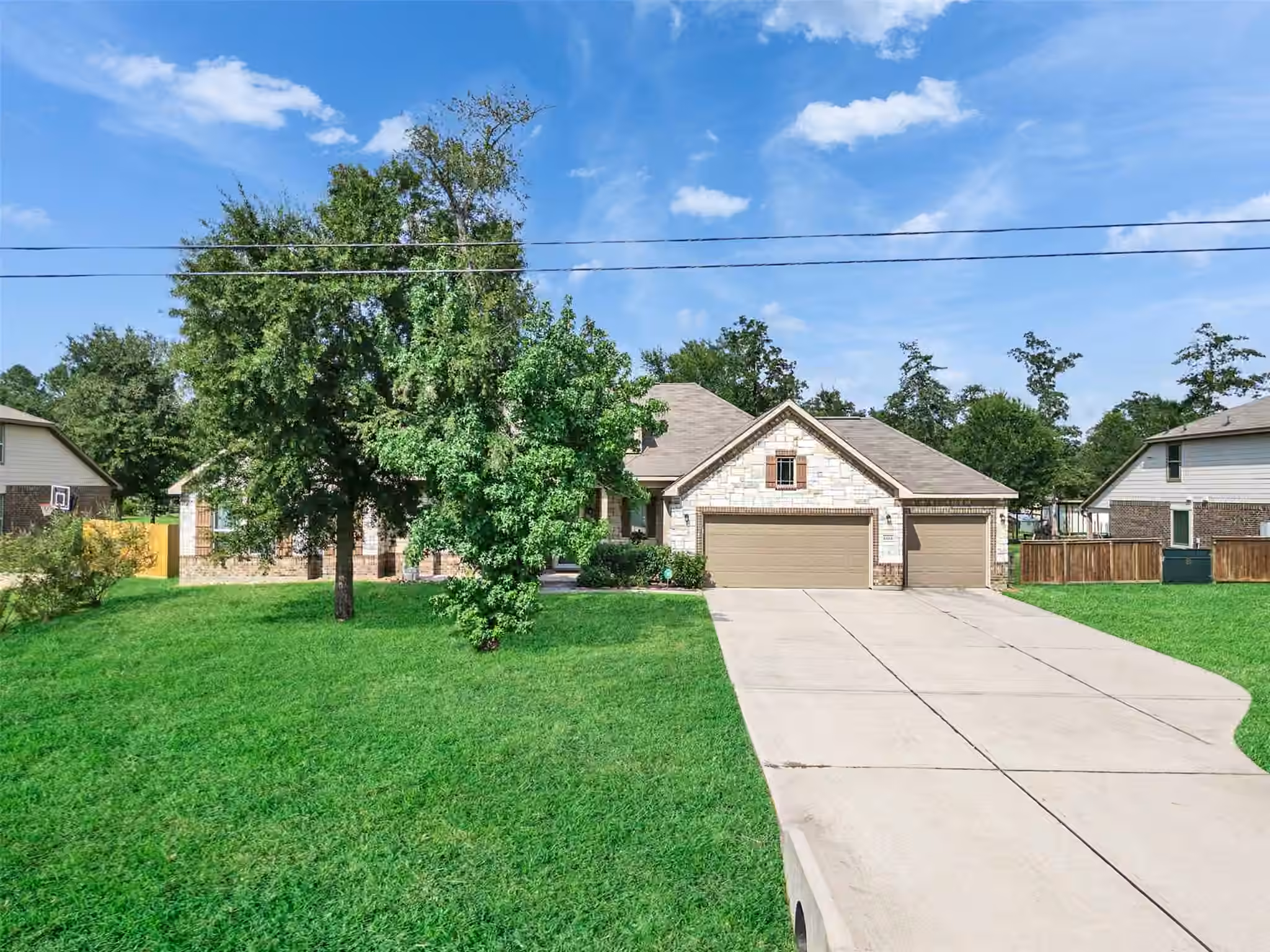 Photo 3 of 6264 Rolling Hills Road, Conroe, TX