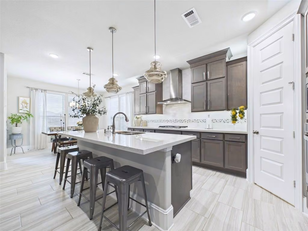 Photo 7 of 12535 Tamaron Dr N, Texas City, TX
