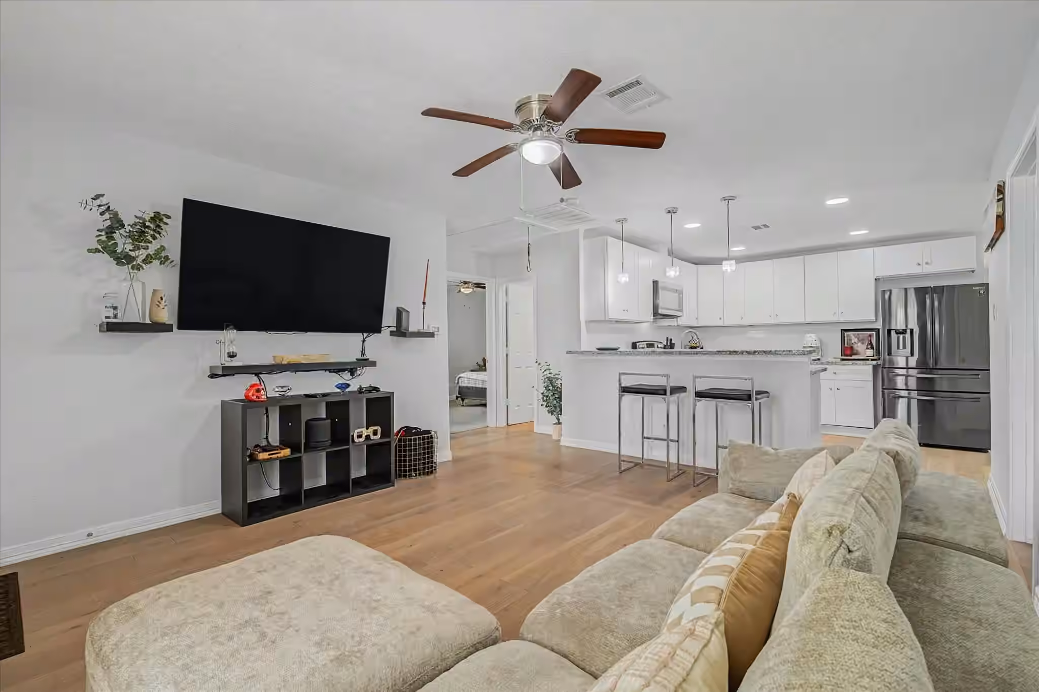 Photo 5 of 6834 New York Street, Houston, TX
