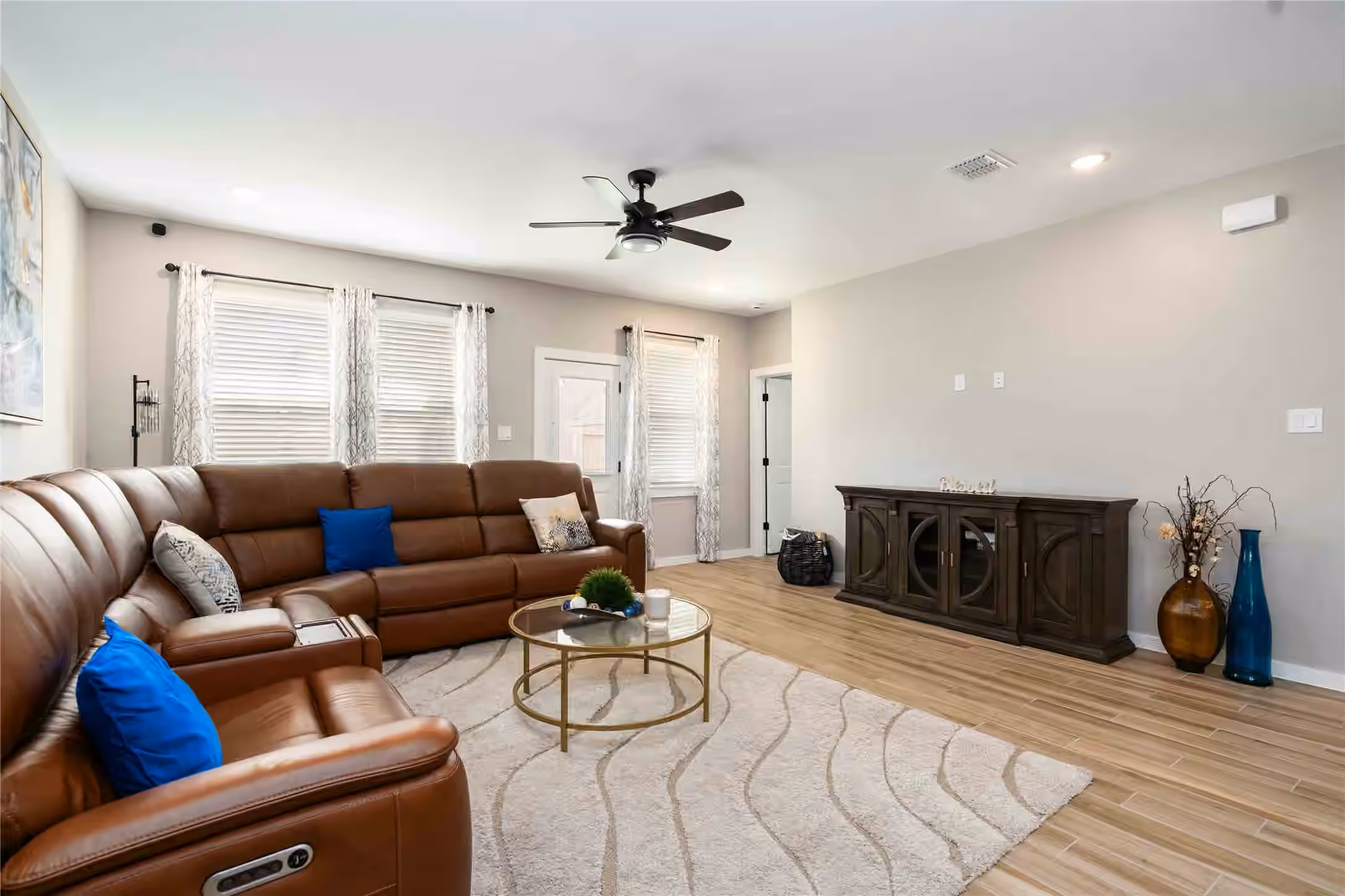 Photo 4 of 8414 Bay Ridge Circle, Baytown, TX
