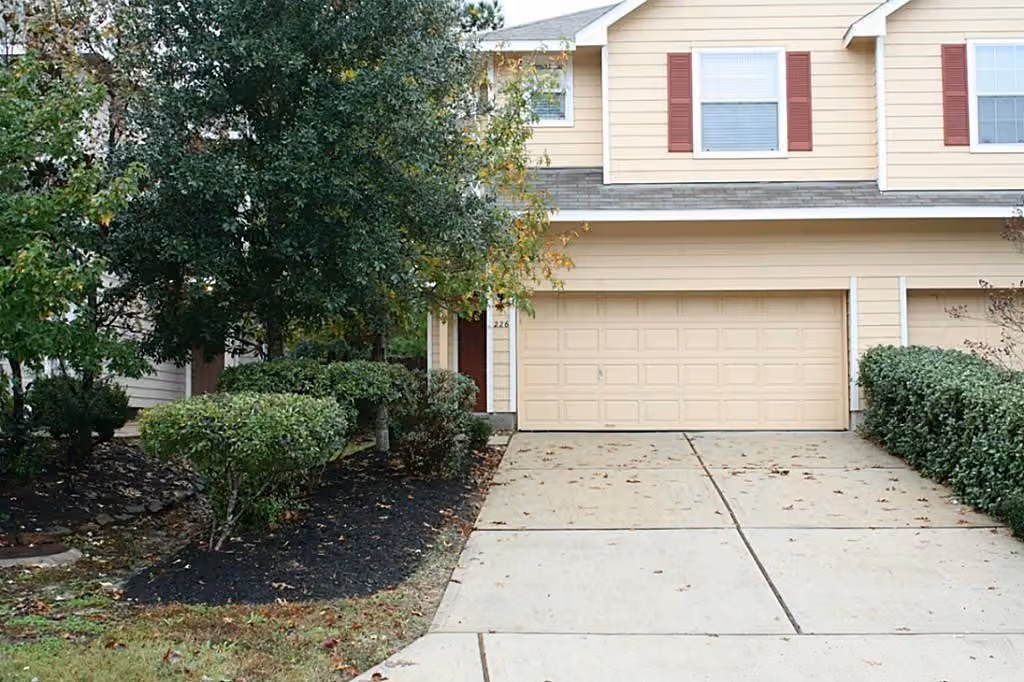 Photo 4 of 226 W Stedhill Loop, Conroe, TX