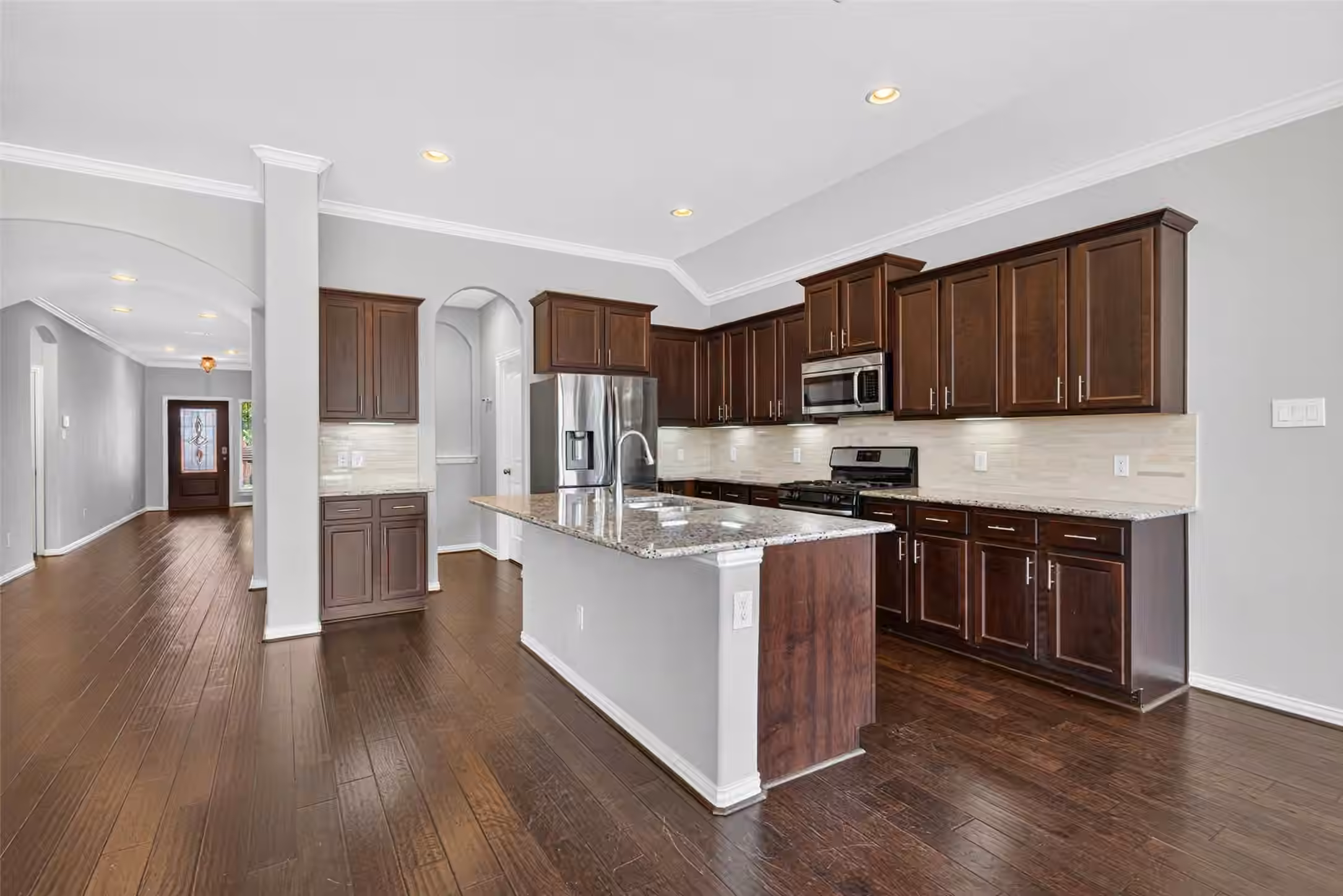 Photo 4 of 17911 Shadow Oak Drive, Cypress, TX
