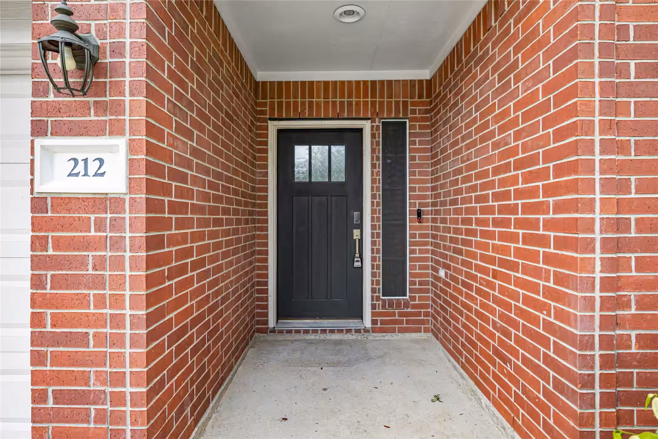 Photo 5 of 212 Silverbrook Lane, Dickinson, TX