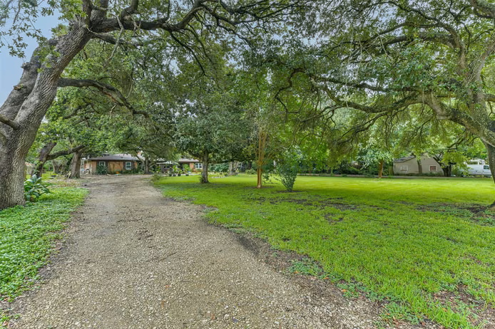 Photo 4 of 623 Laurel Street, La Marque, TX