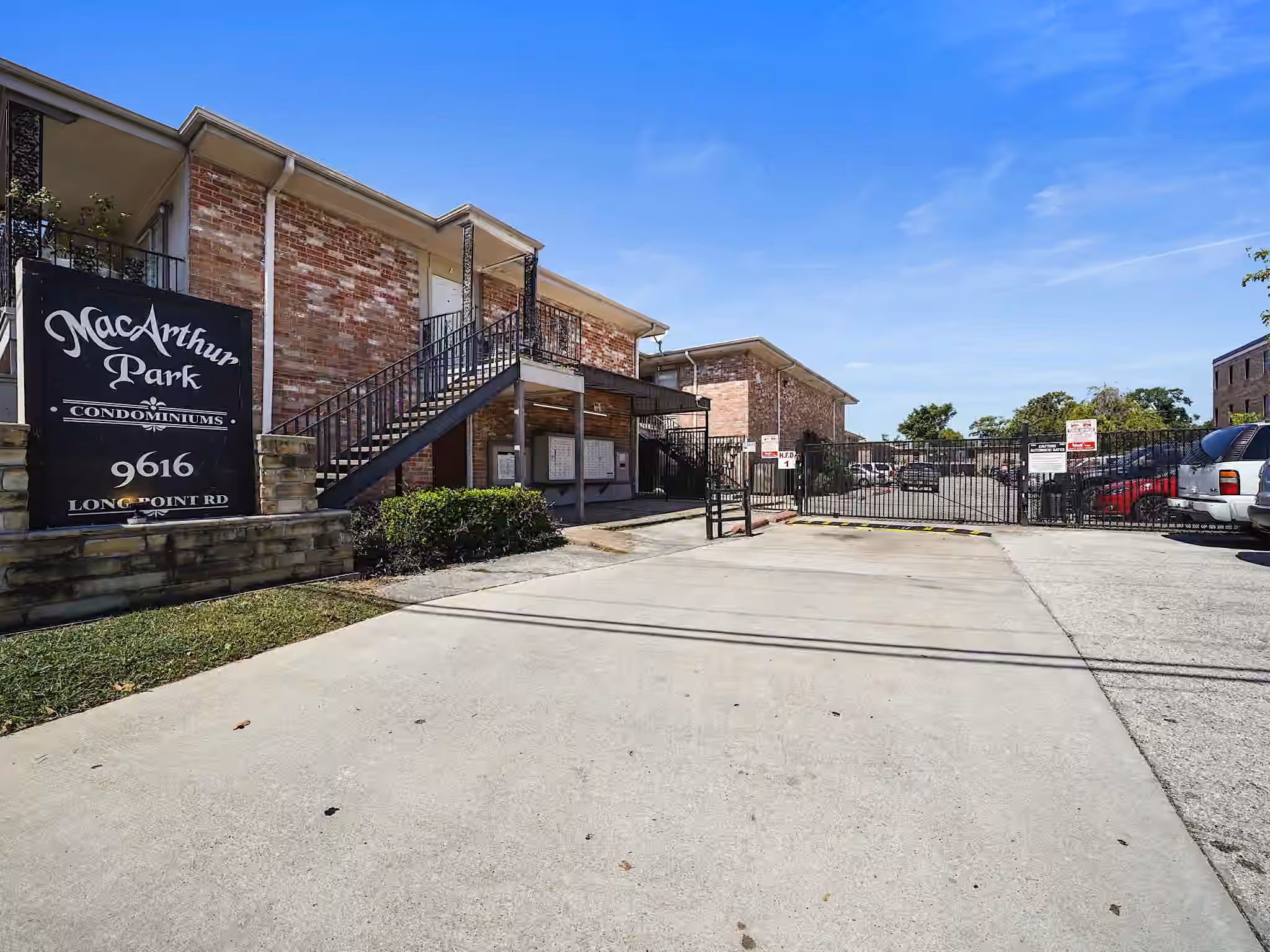 Photo of 9616 Long Point Road 47, Houston, TX