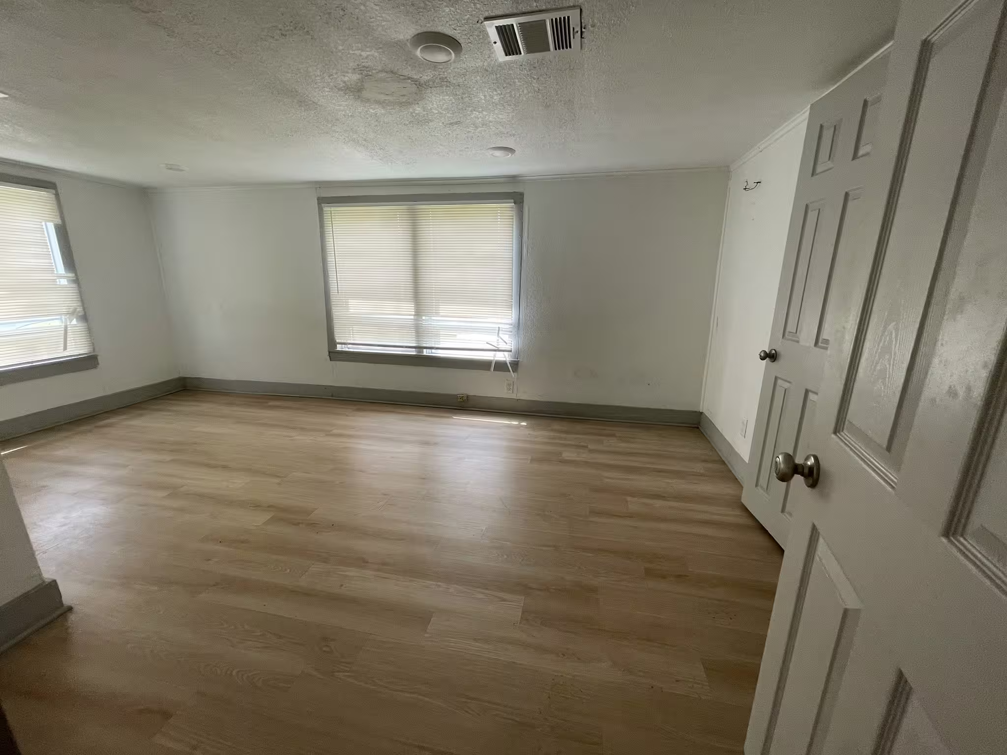 Photo 5 of 3020 Avenue D, Bay City, TX