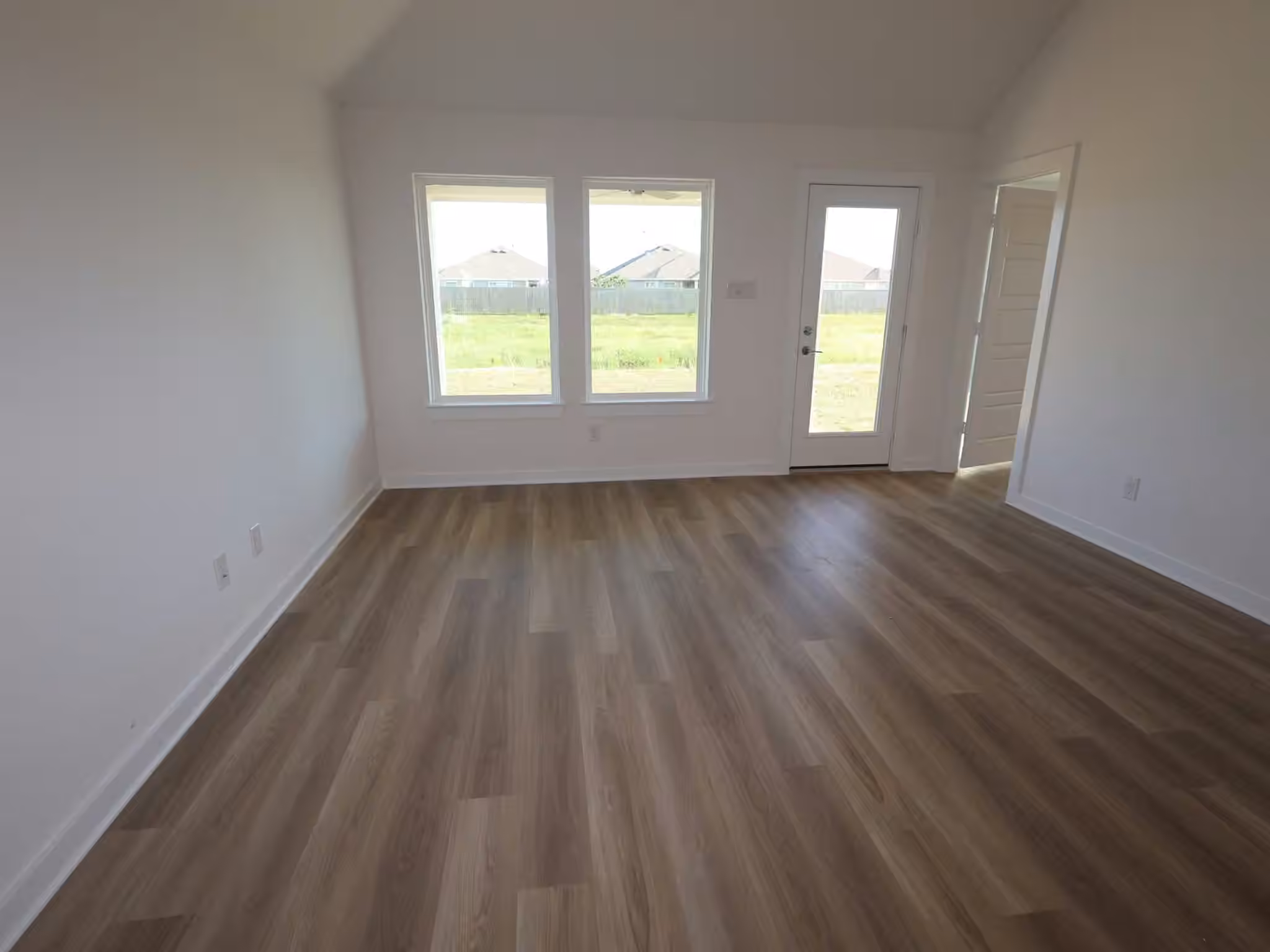 Photo 4 of 1058 Garnet Star Drive, La Marque, TX