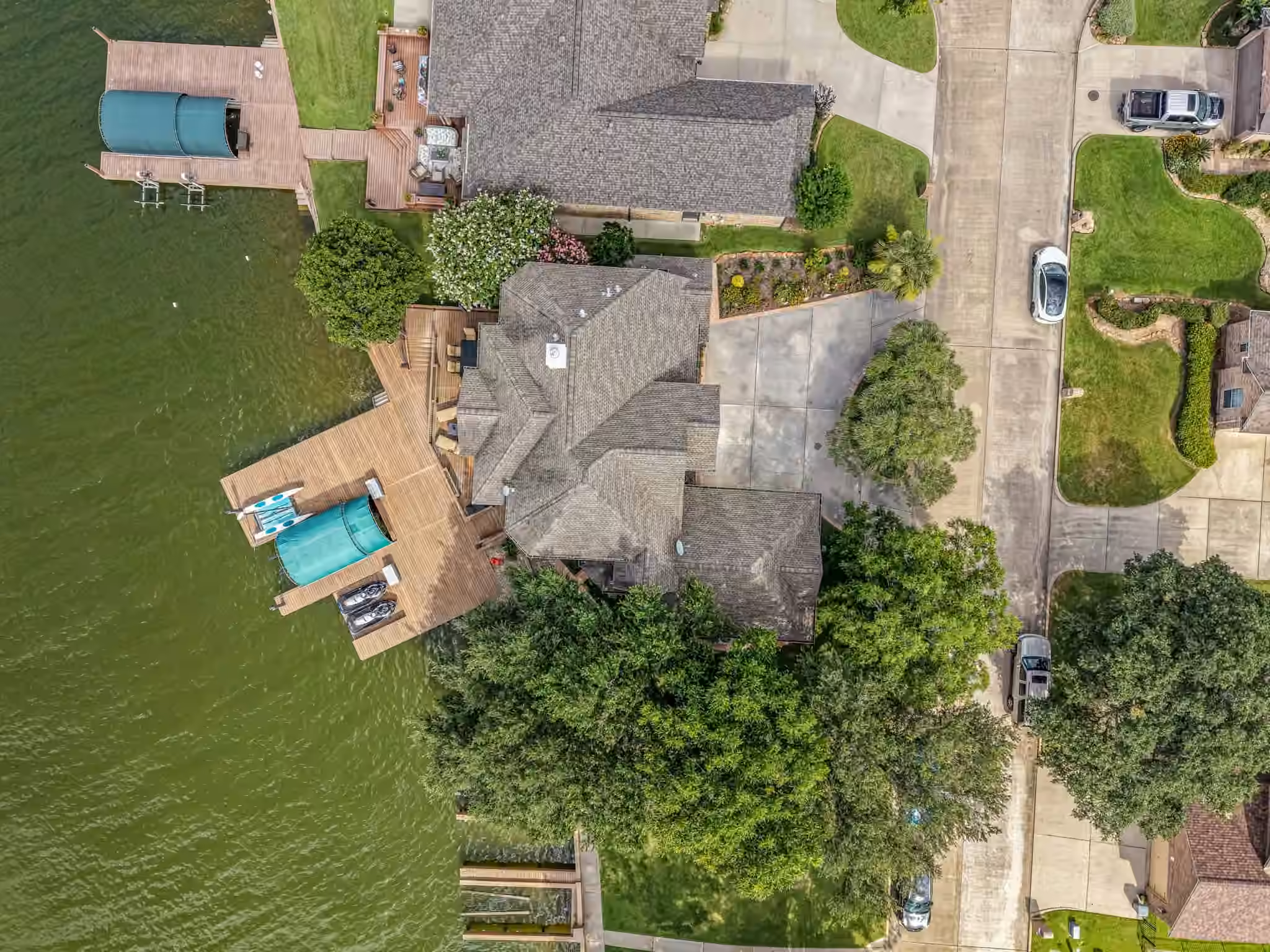 Photo 3 of 318 Bayshore Drive, Montgomery, TX