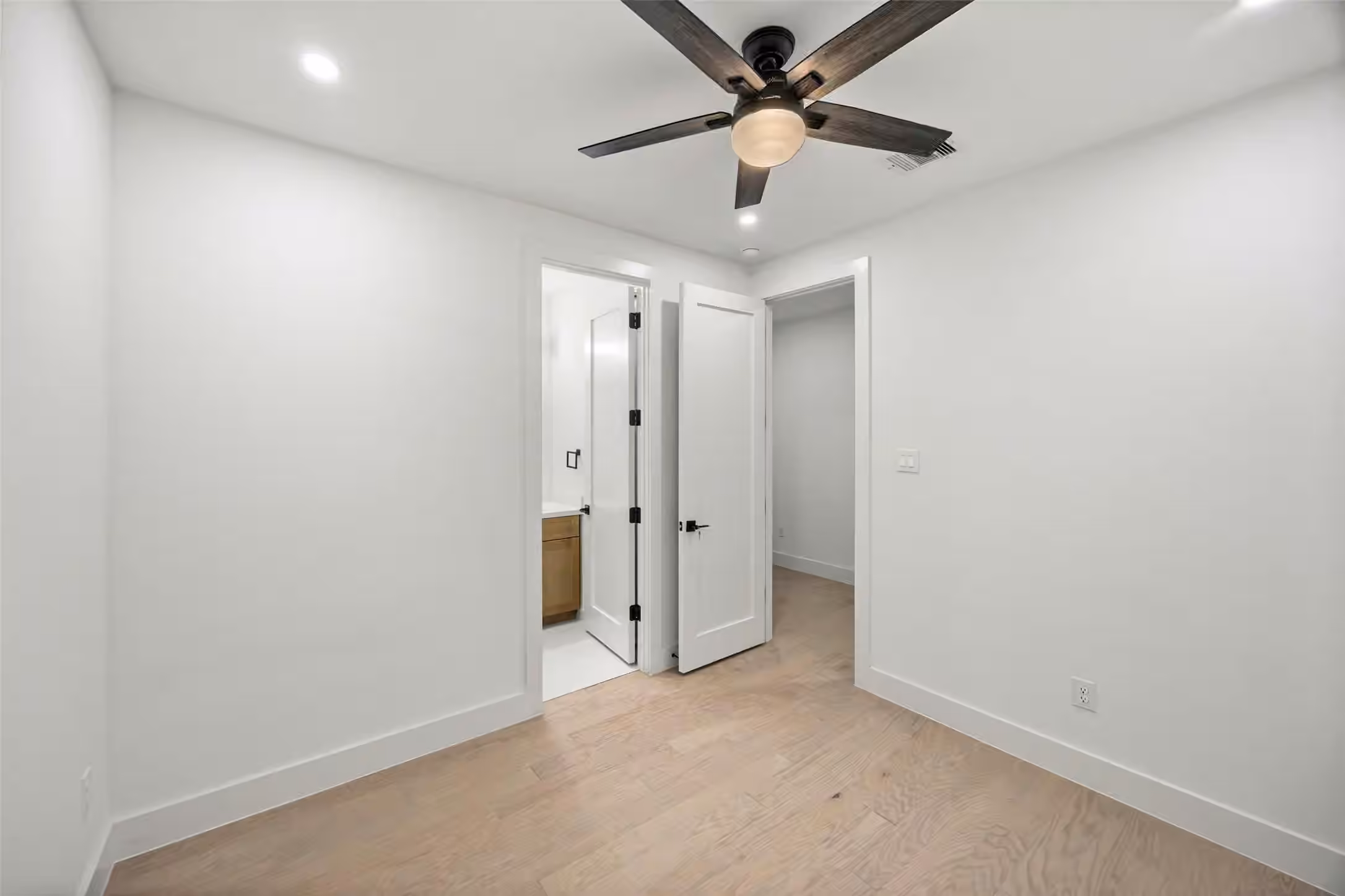Photo 5 of 1424 W 23rd Street A, Houston, TX