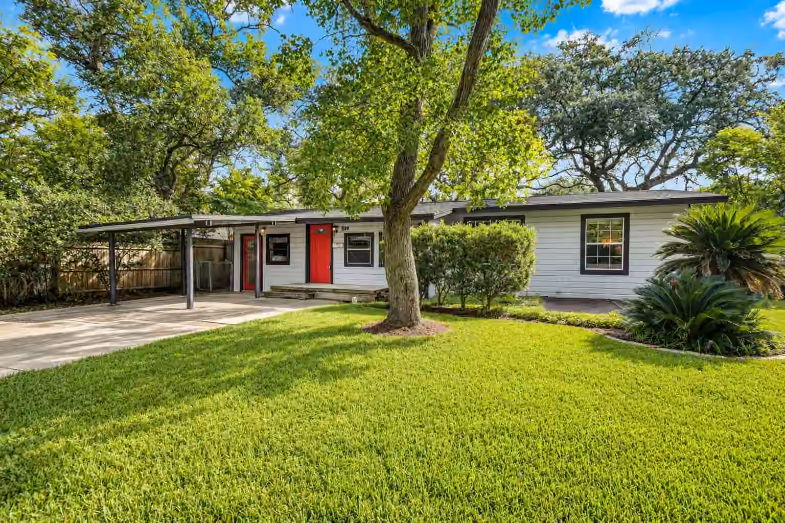 Photo of 519 Magnolia Street, Lake Jackson, TX 77566