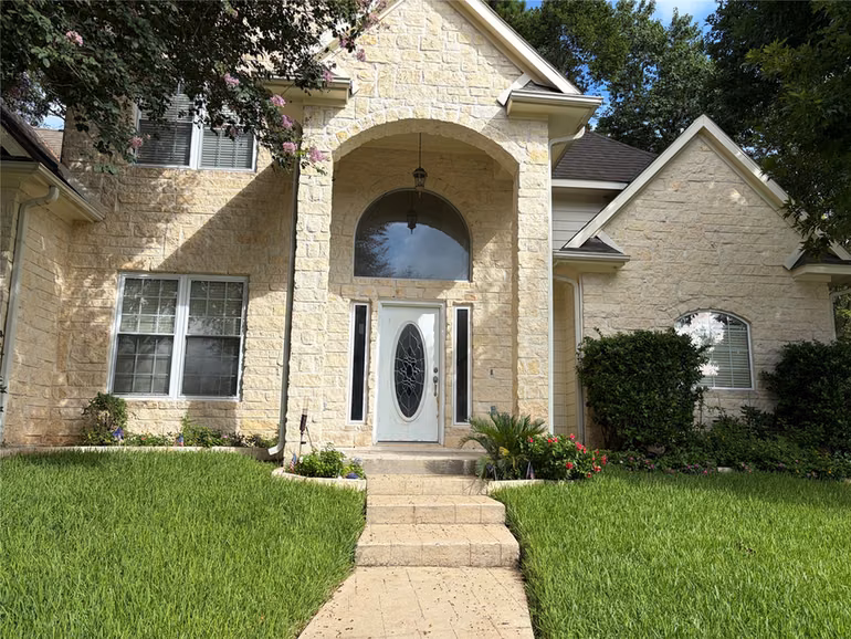Photo 4 of 13602 Sun Valley Court, Montgomery, TX