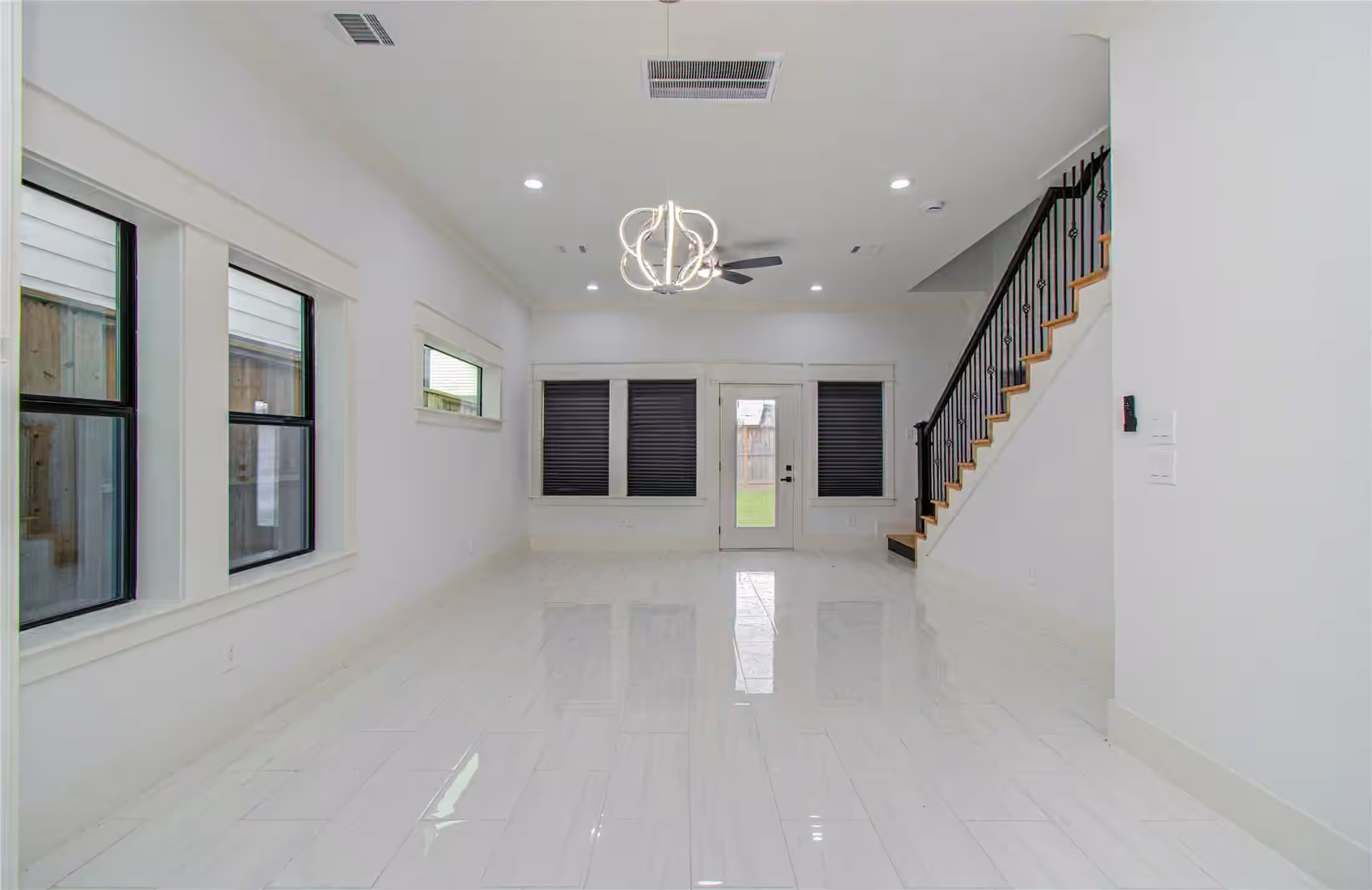 Photo 6 of 117 E 38th Street, Houston, TX