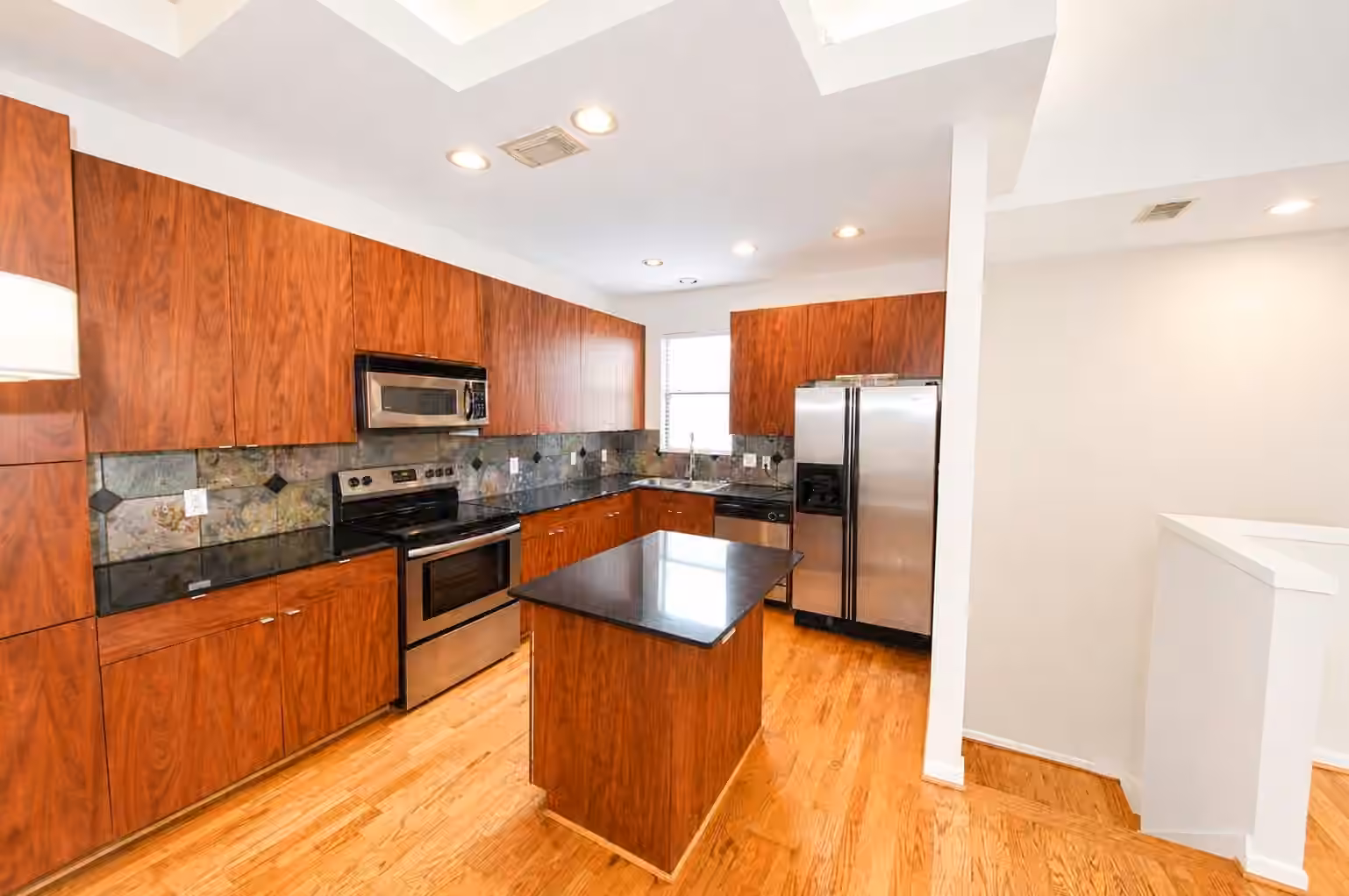 Photo 7 of 1525 Wheeler Street, Houston, TX