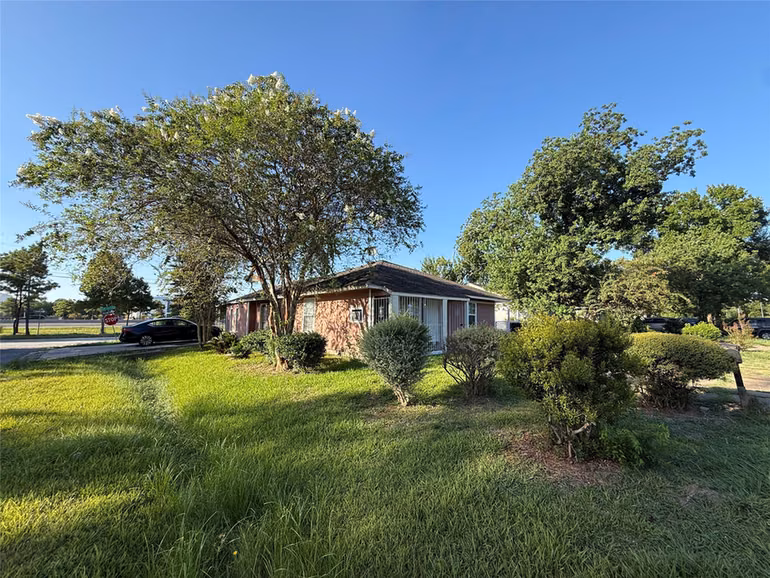 Photo 3 of 5501 Malmedy Road, Houston, TX