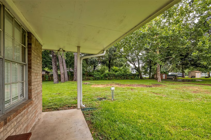 Photo 6 of 205 N 8th Street, Highlands, TX