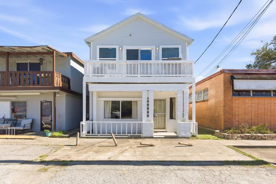 Photo 5 of 313 Grand Avenue, Bacliff, TX