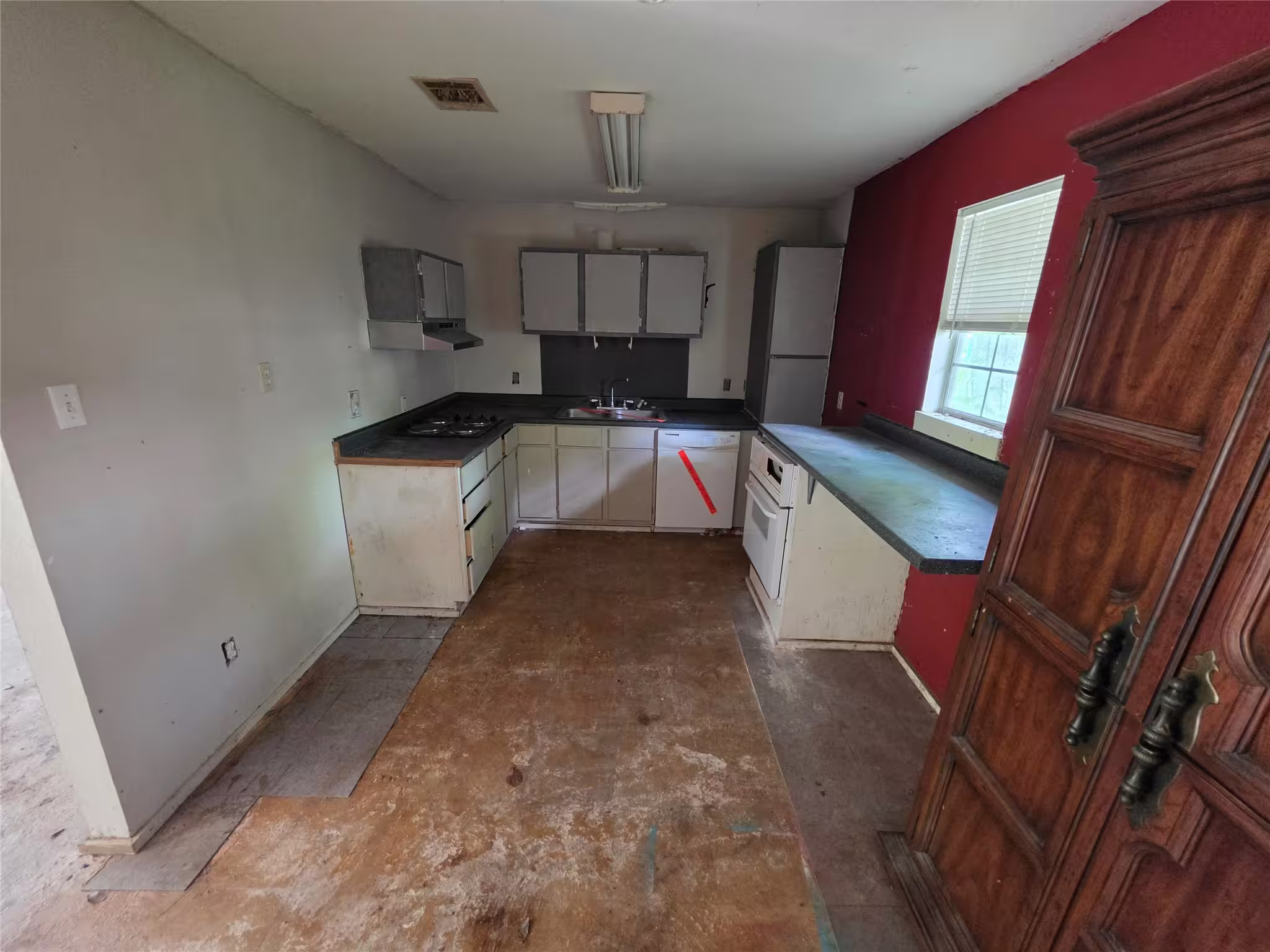 Photo 3 of 12222 Oak Hollow Lane, Pinehurst, TX