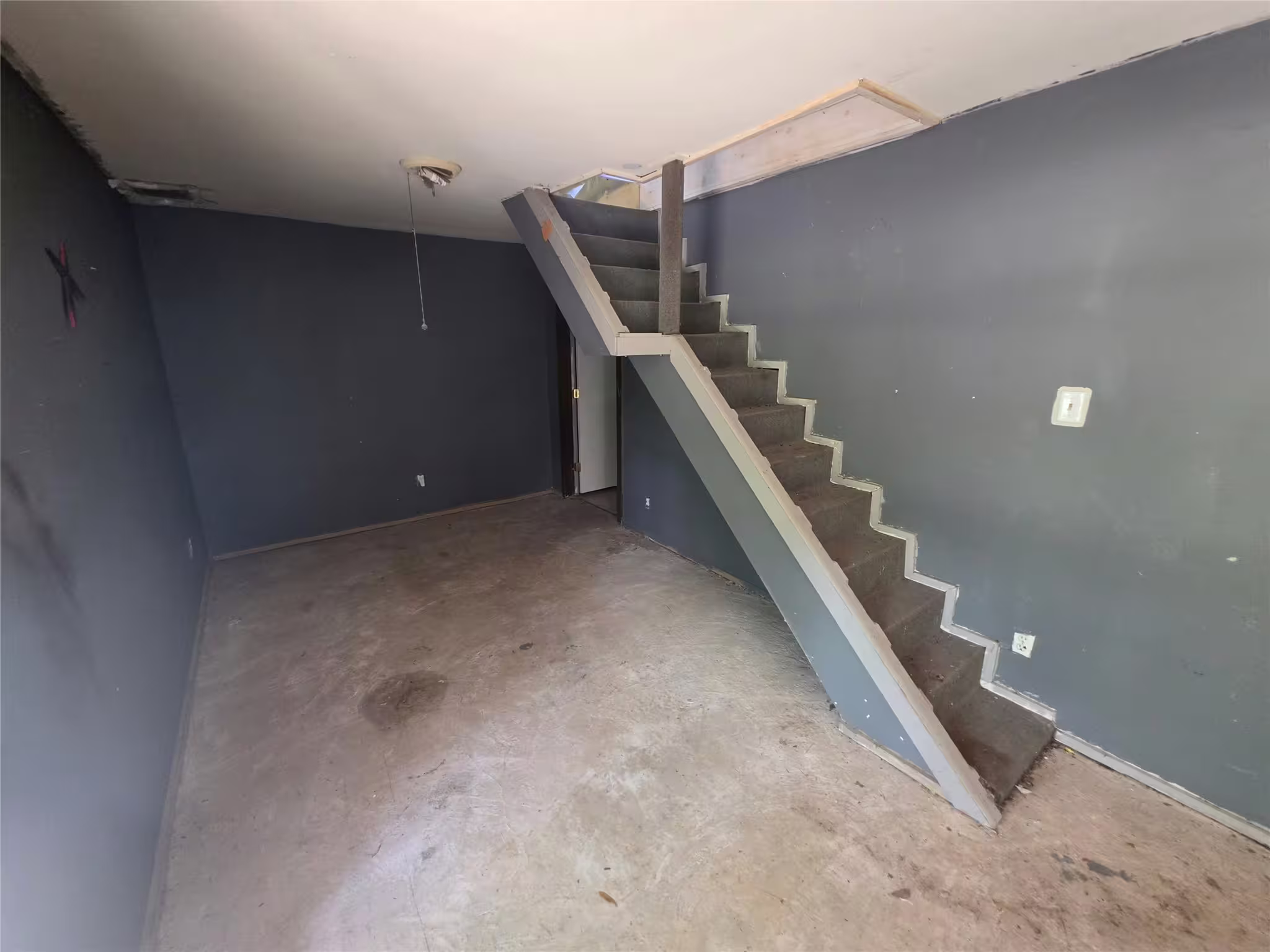 Photo 4 of 12222 Oak Hollow Lane, Pinehurst, TX