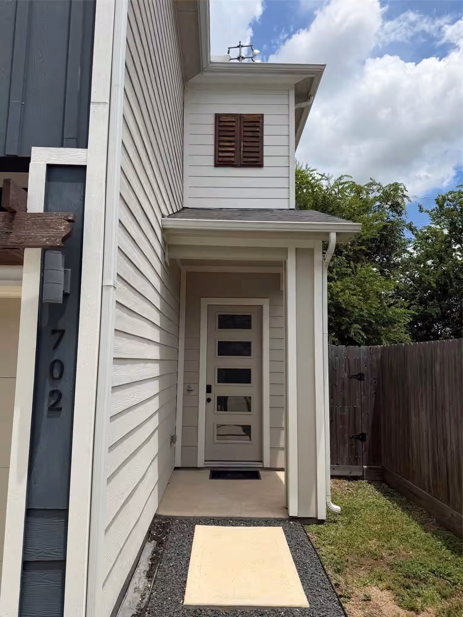 Photo 2 of 702 Pinemont Canyon Lane, Houston, TX