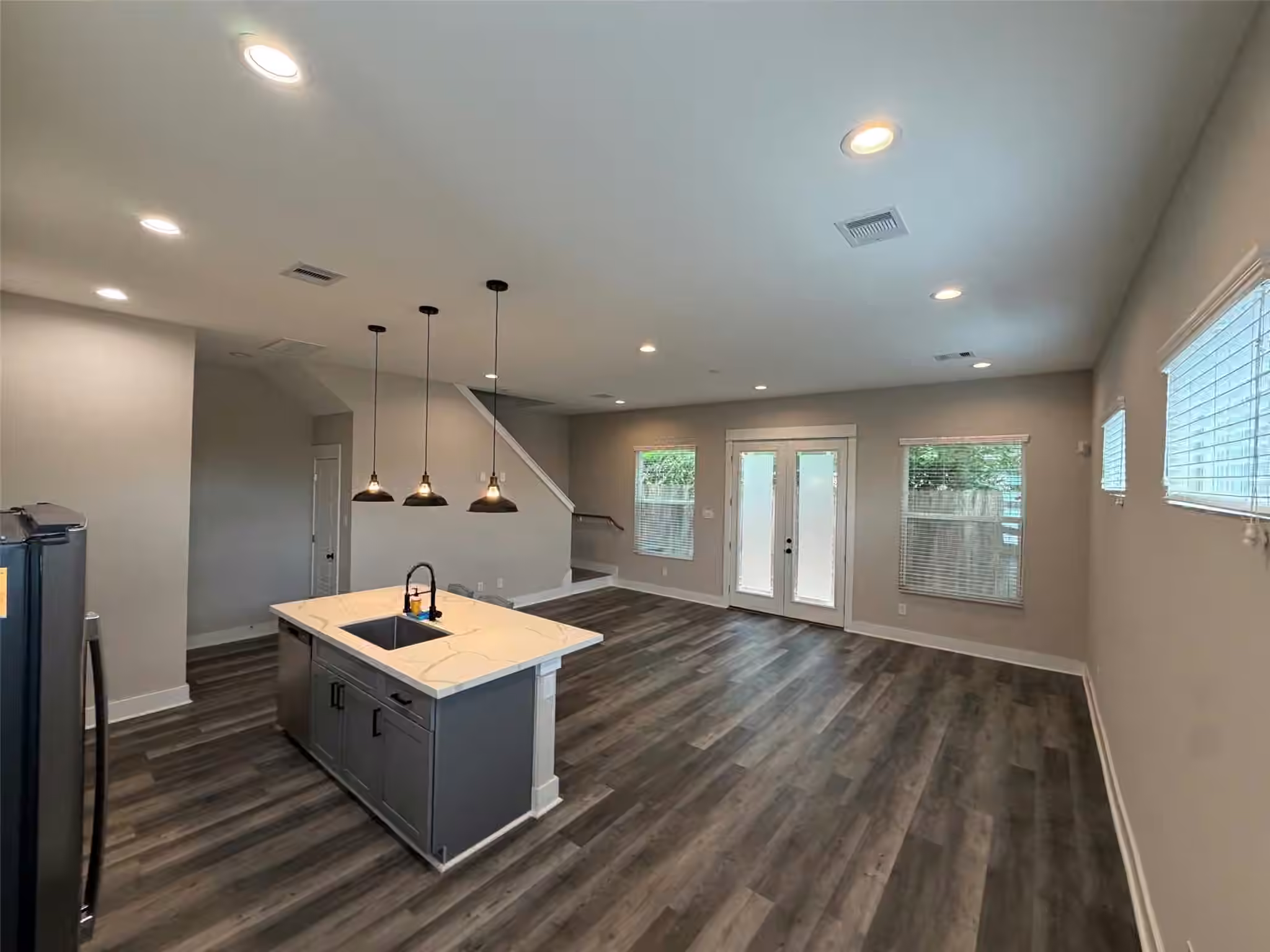 Photo 4 of 702 Pinemont Canyon Lane, Houston, TX