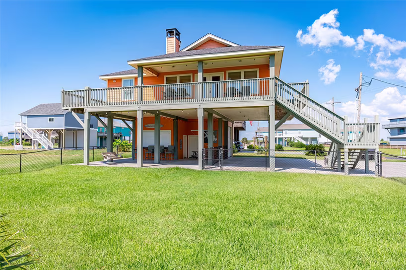 Photo 2 of 963 Palmridge Drive, Crystal Beach, TX