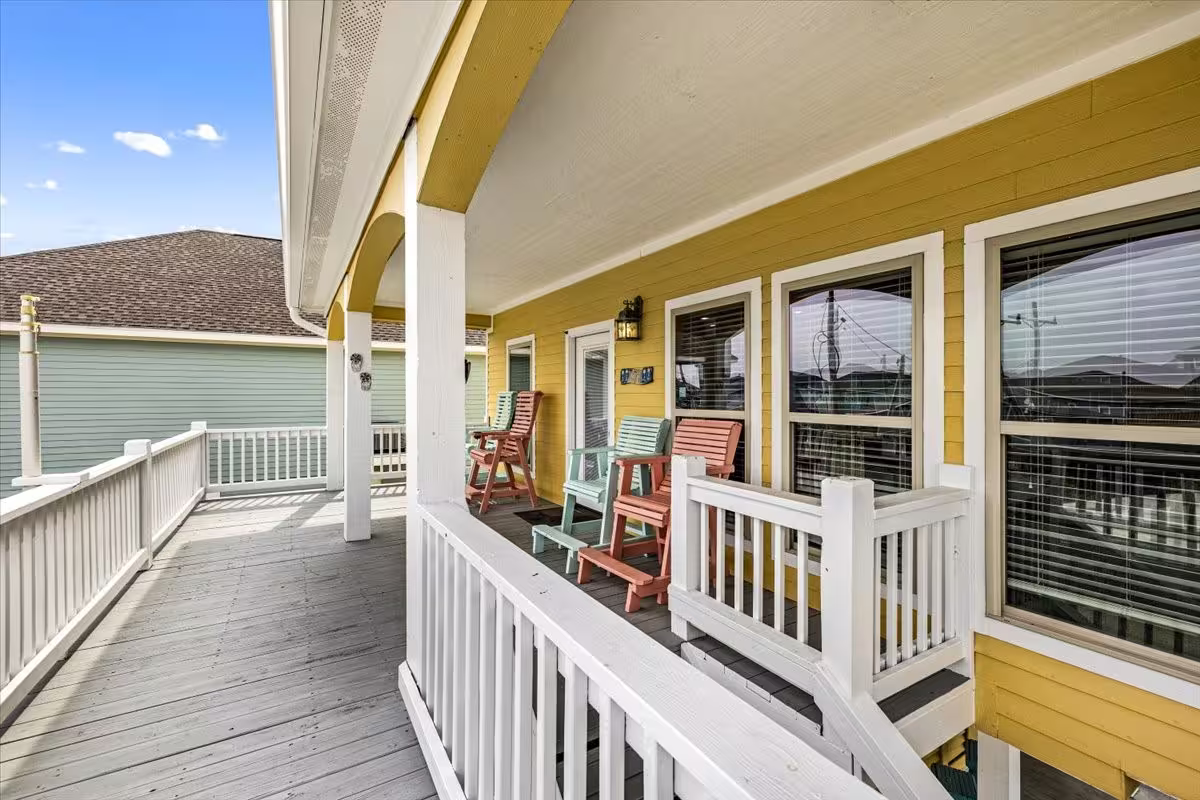 Photo 3 of 931 Tidelands Drive, Crystal Beach, TX