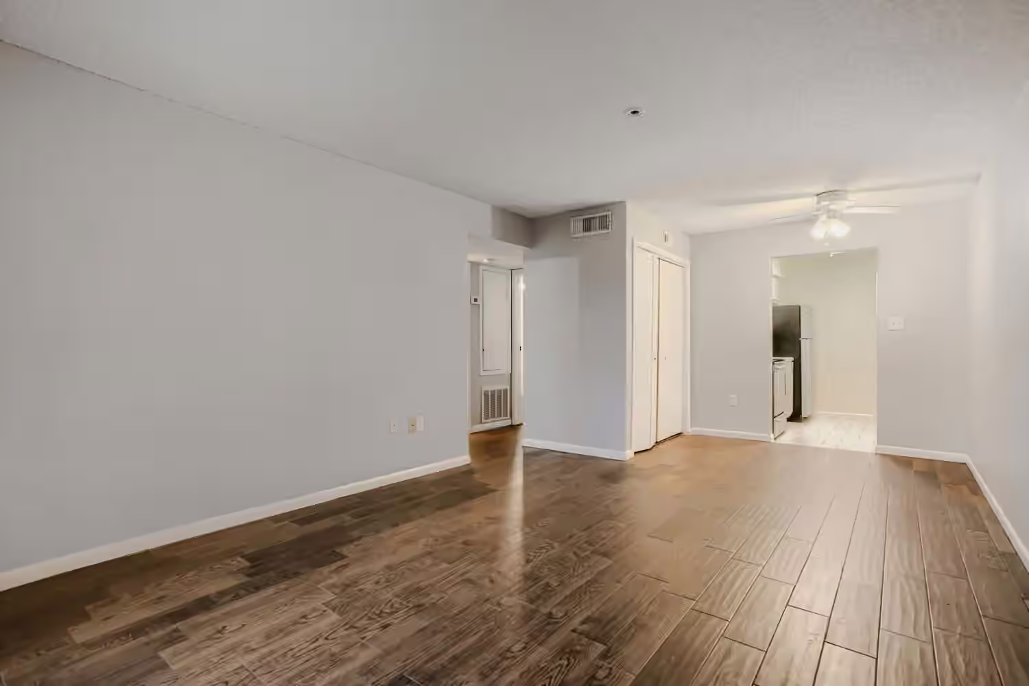 Photo 2 of 260 El Dorado Boulevard 2903, Houston, TX