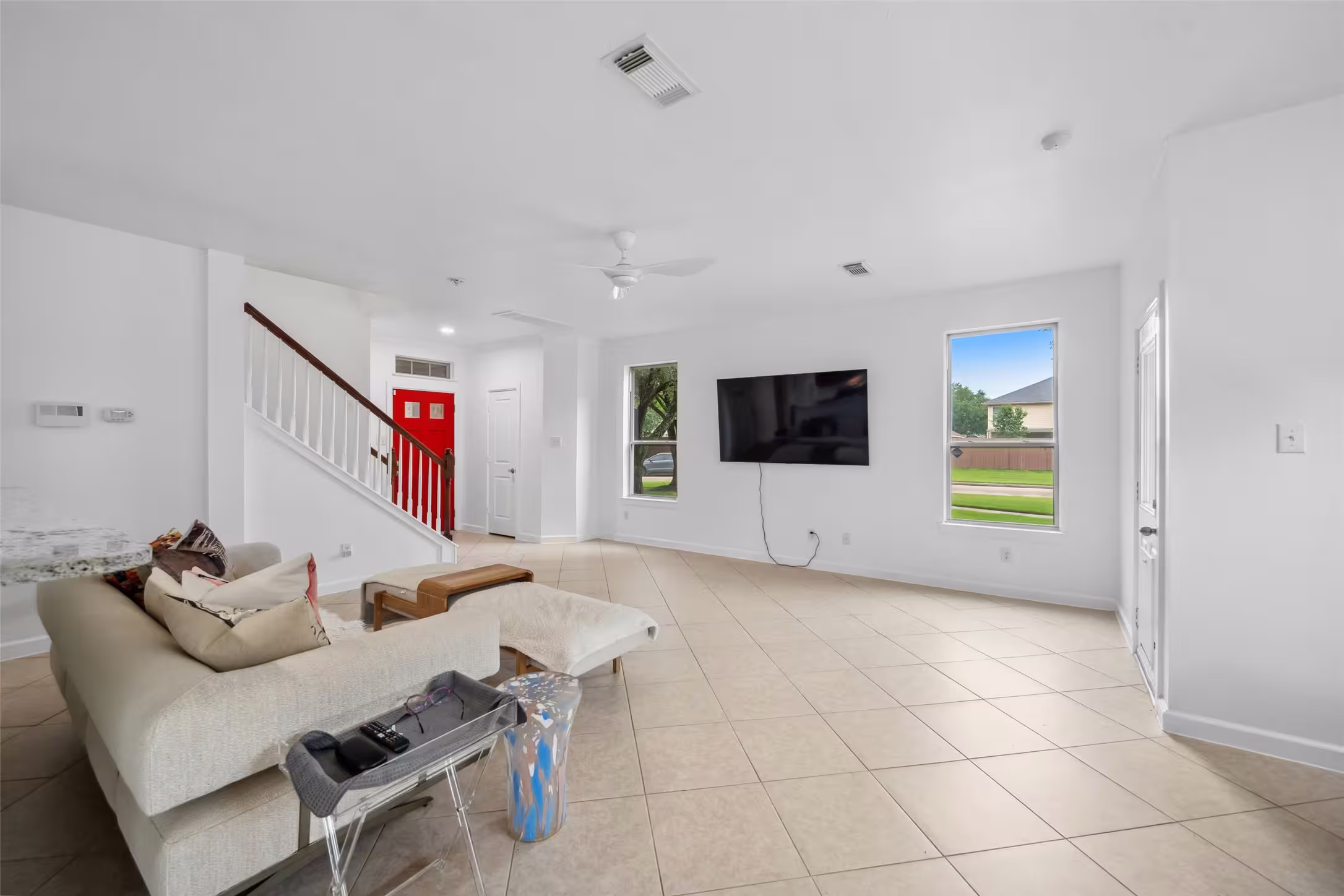 Photo 2 of 5338 Summit Hollow Drive, Houston, TX