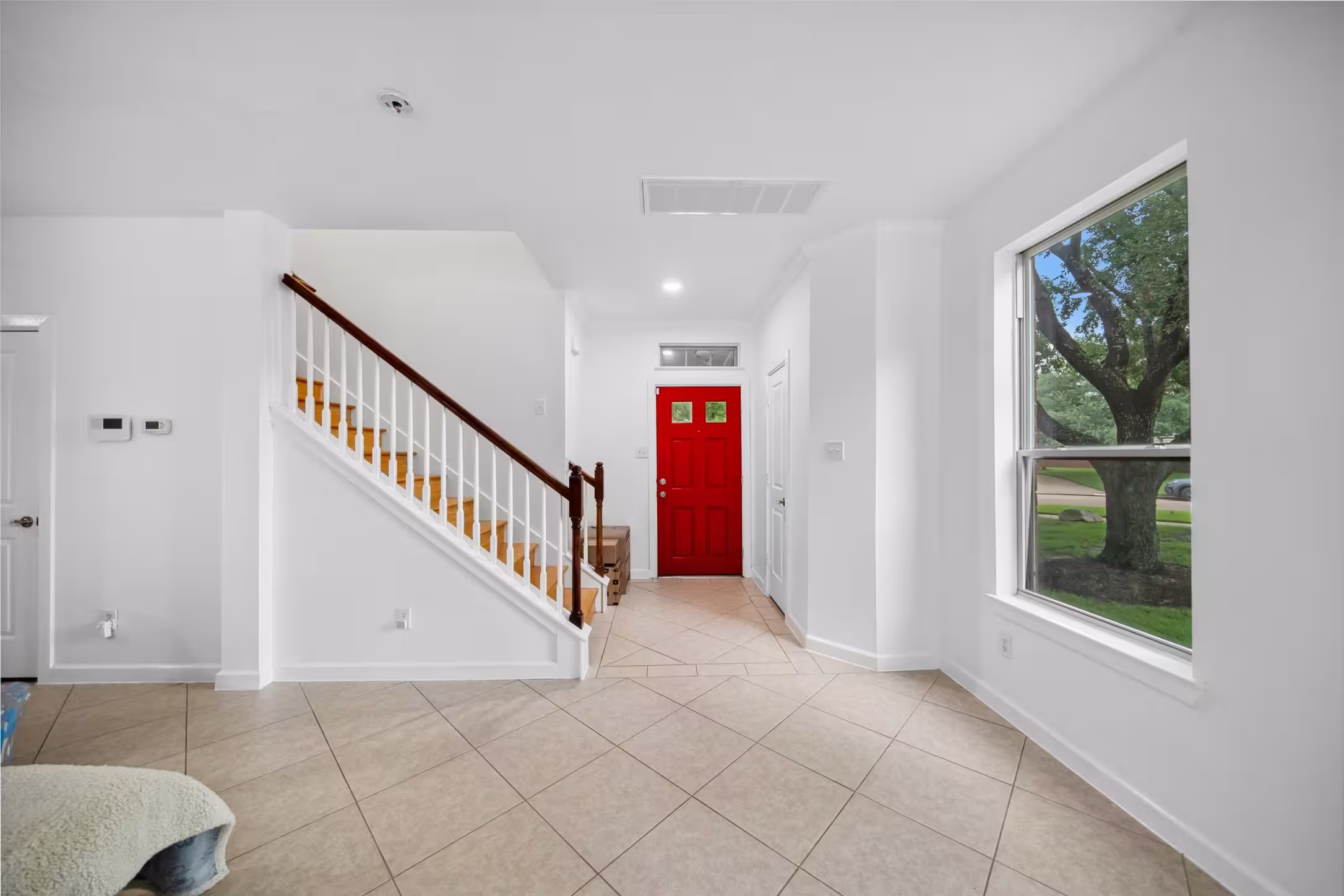 Photo 3 of 5338 Summit Hollow Drive, Houston, TX
