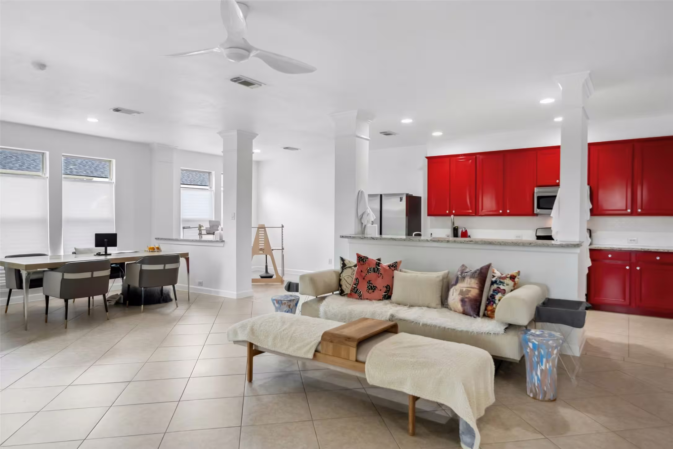 Photo 6 of 5338 Summit Hollow Drive, Houston, TX